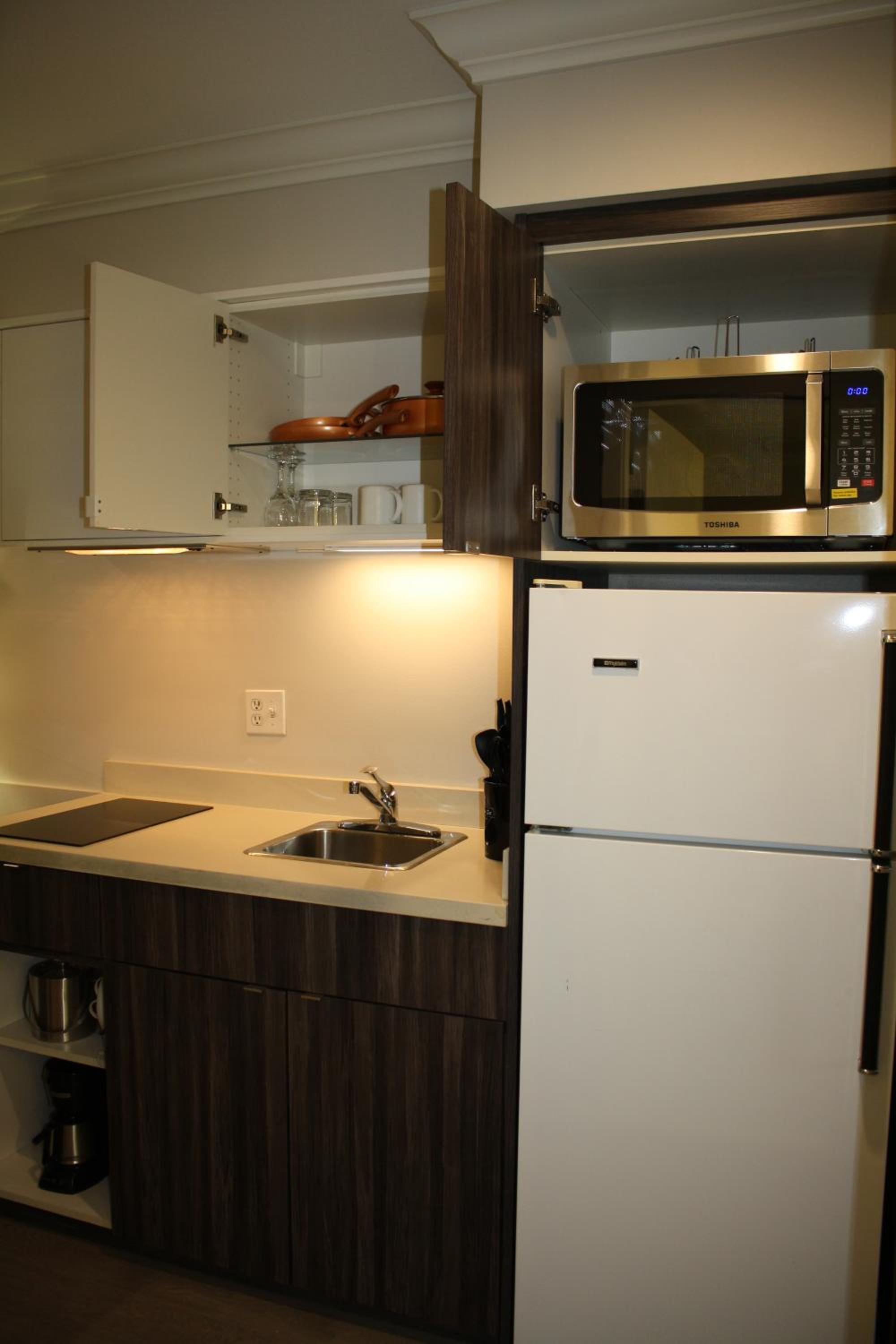 Full Kitchen Suite photo 2