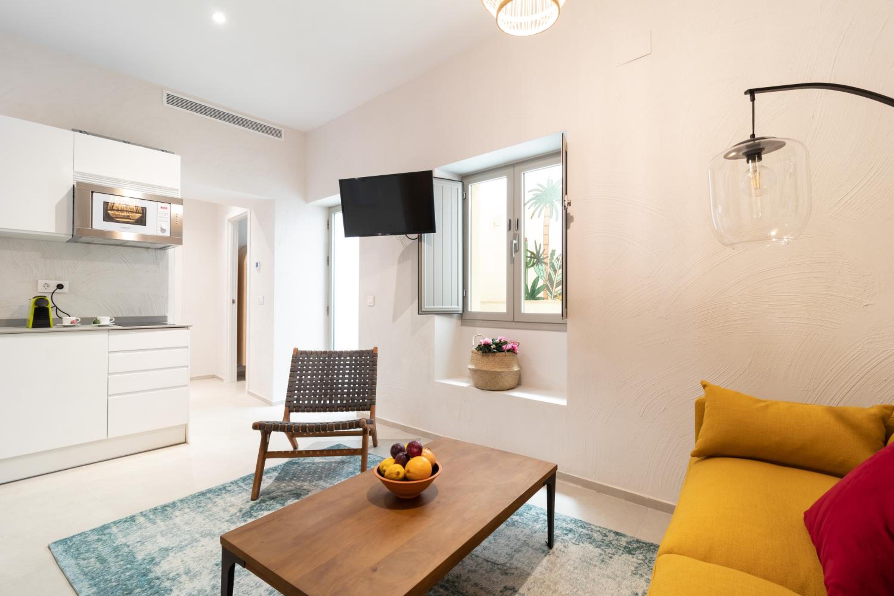 Apartamento con Piscina Privada y Patio