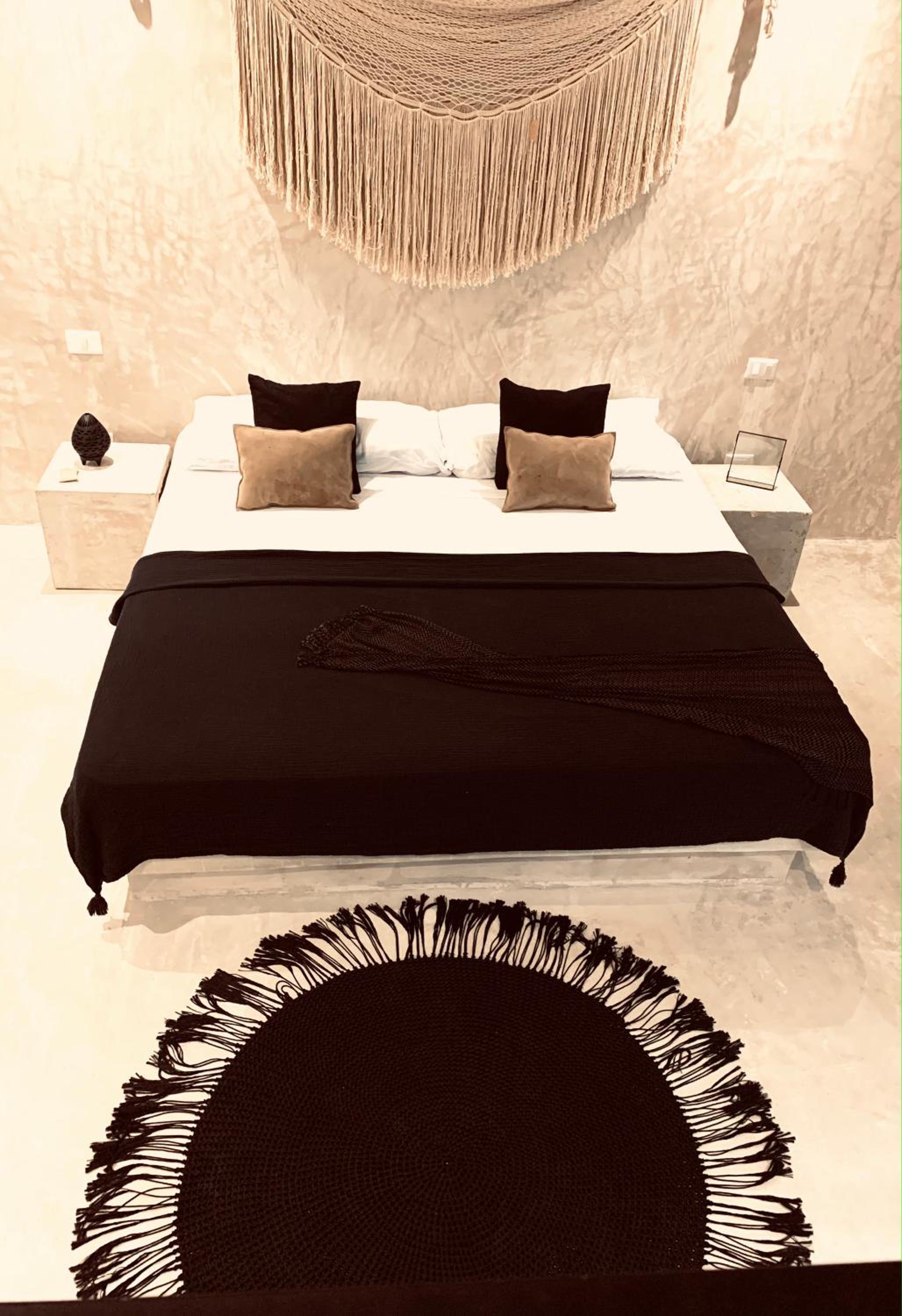 Deluxe Double Room - Photo 13