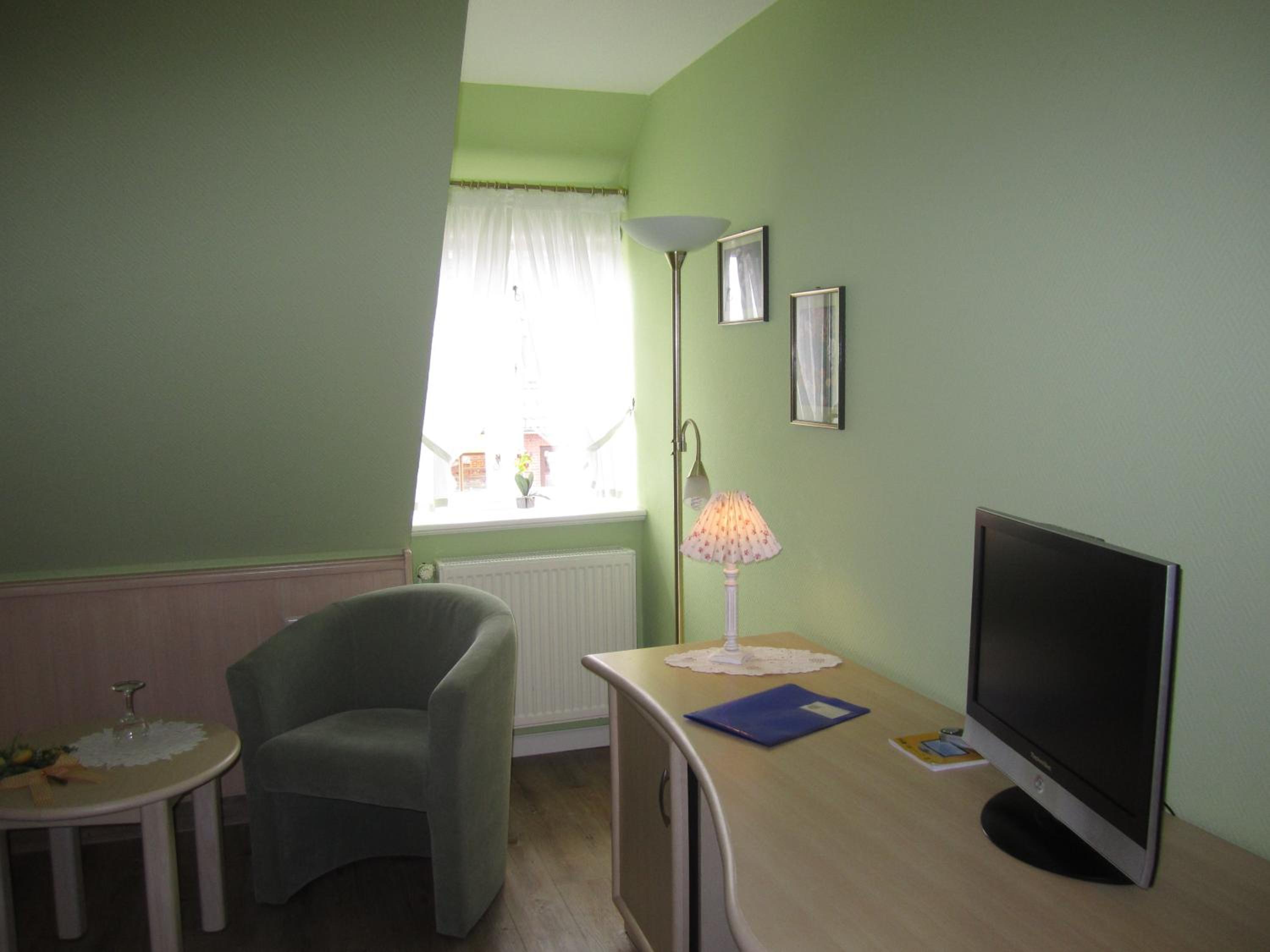Single Room photo 3