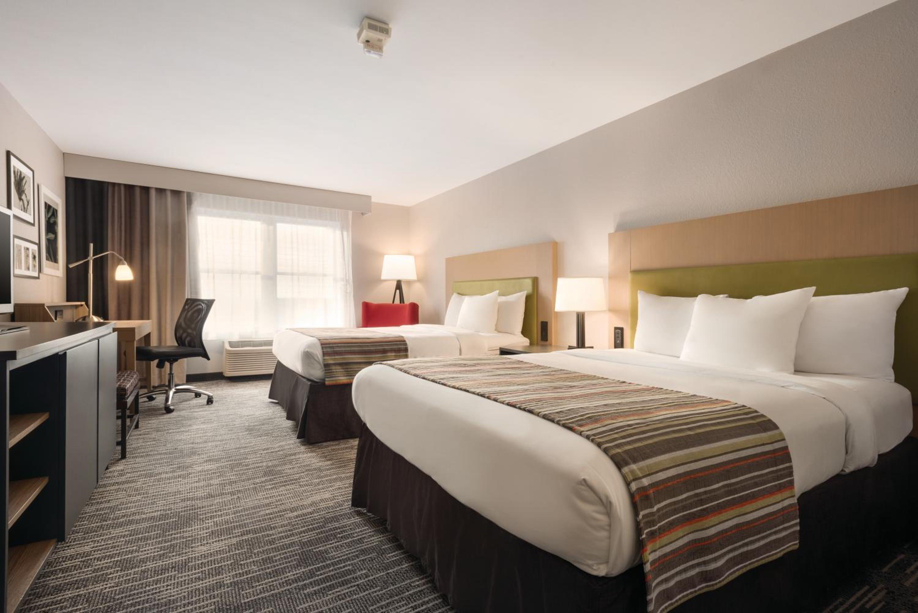 Queen Room with Two Queen Beds - Disability Access - Photo 1