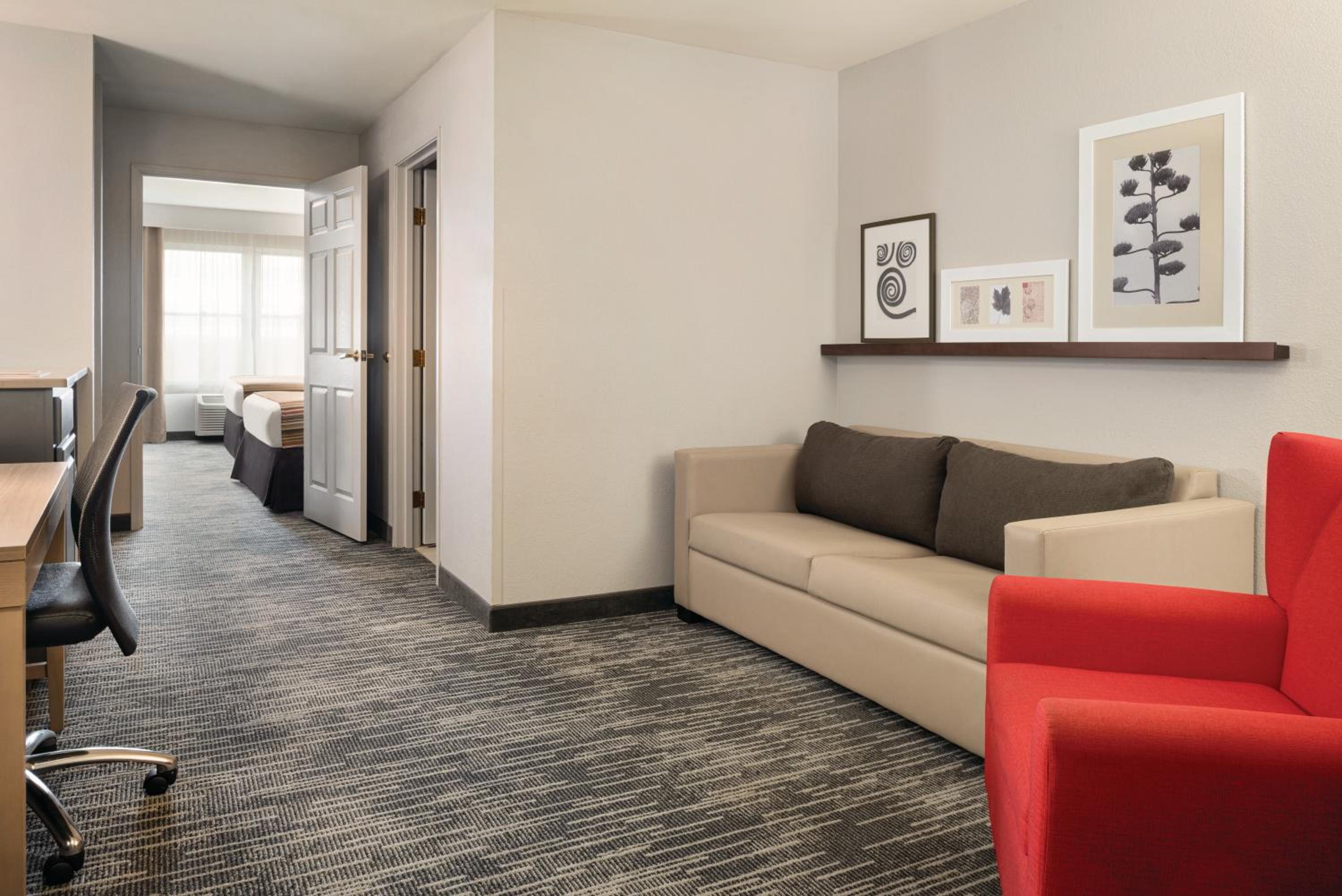 One-Bedroom Suite with Two Queen Beds - Non-Smoking - Photo 1