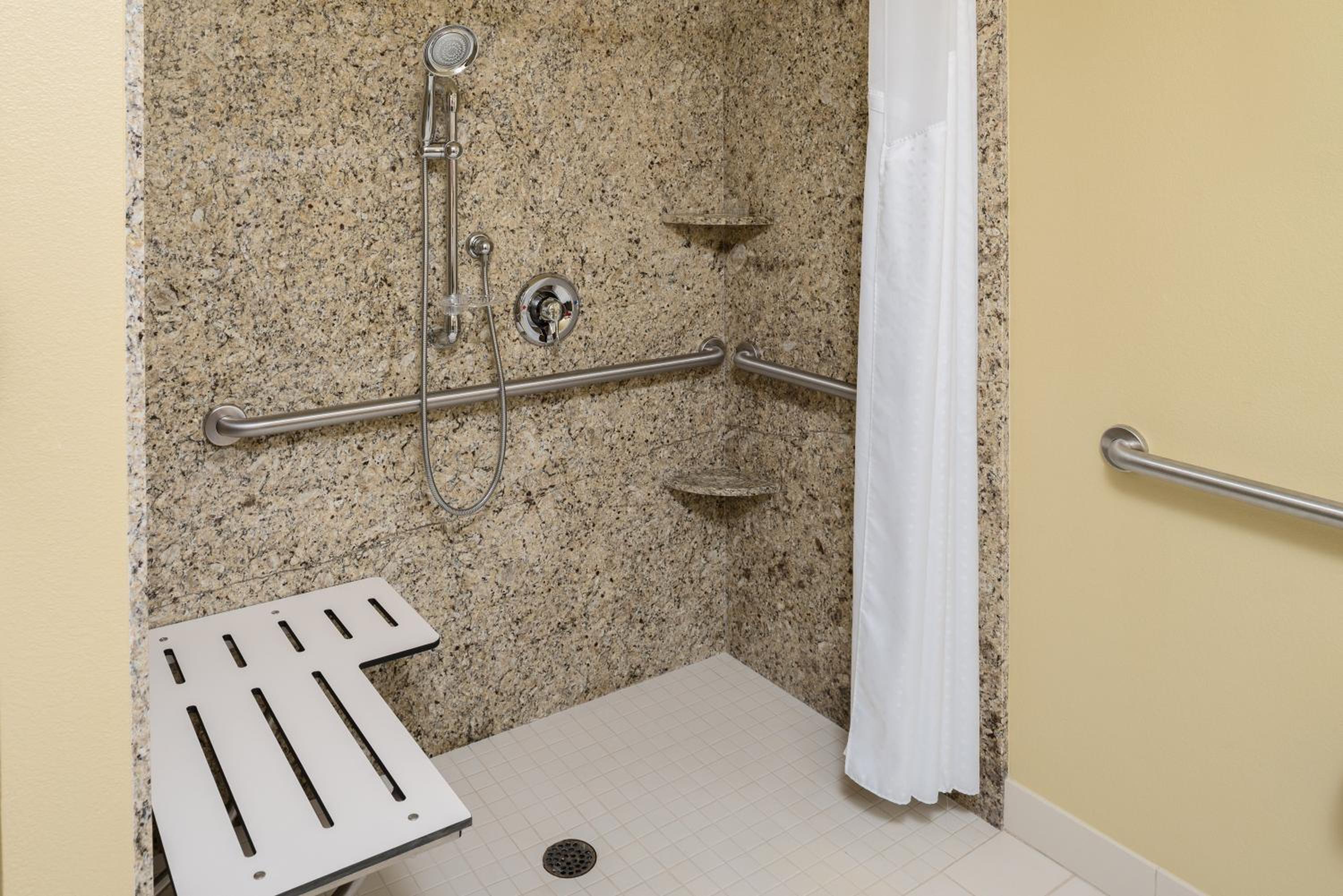 Standard Queen Room with Two Queen Beds and Transfer Shower - Mobility Access