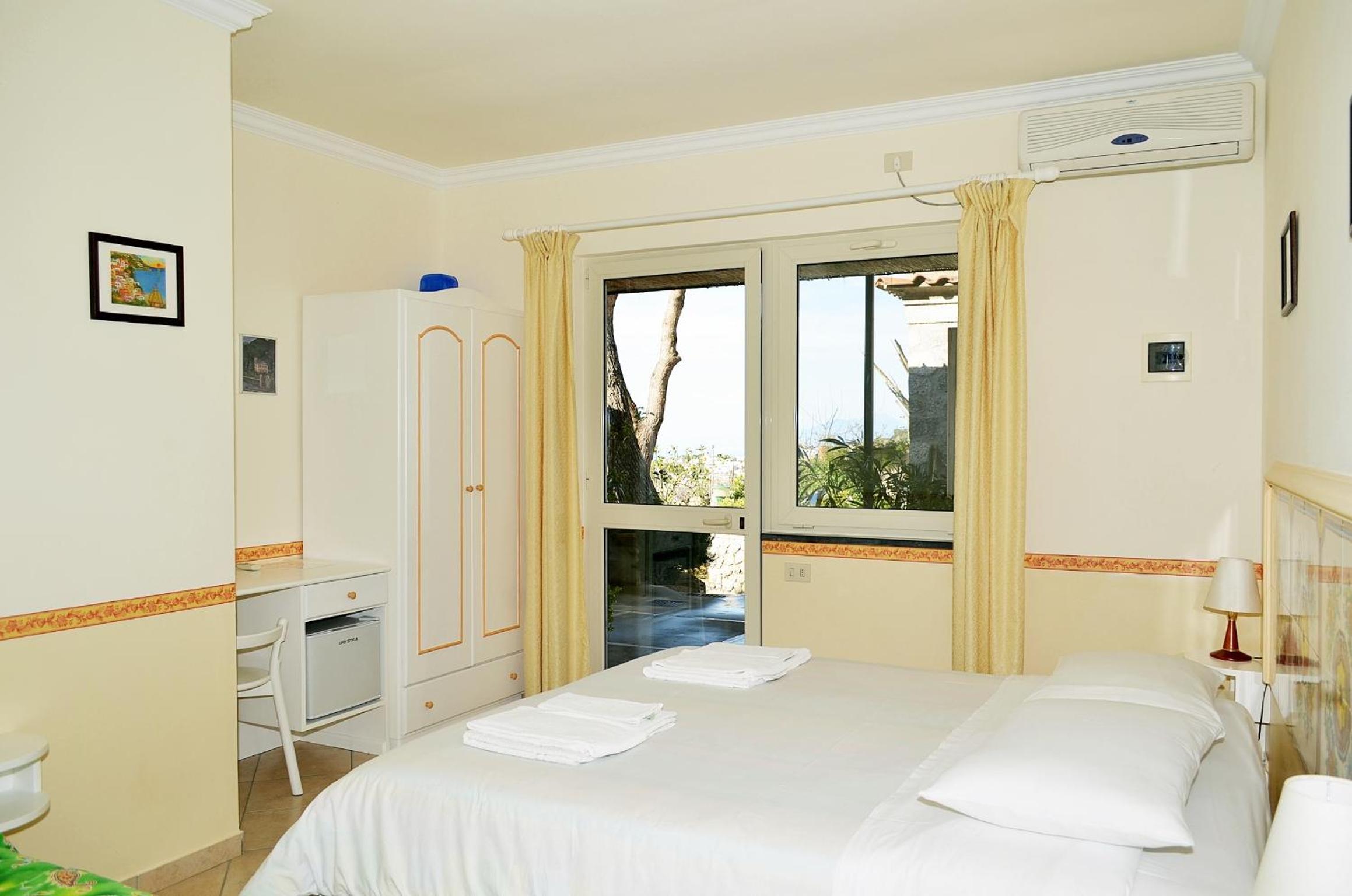Triple Room With Terrace And Sea View