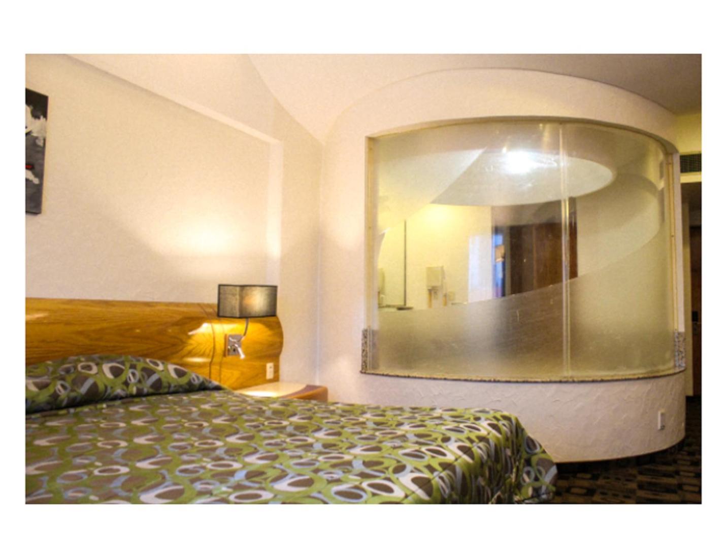 King Suite with Spa Bath photo 2