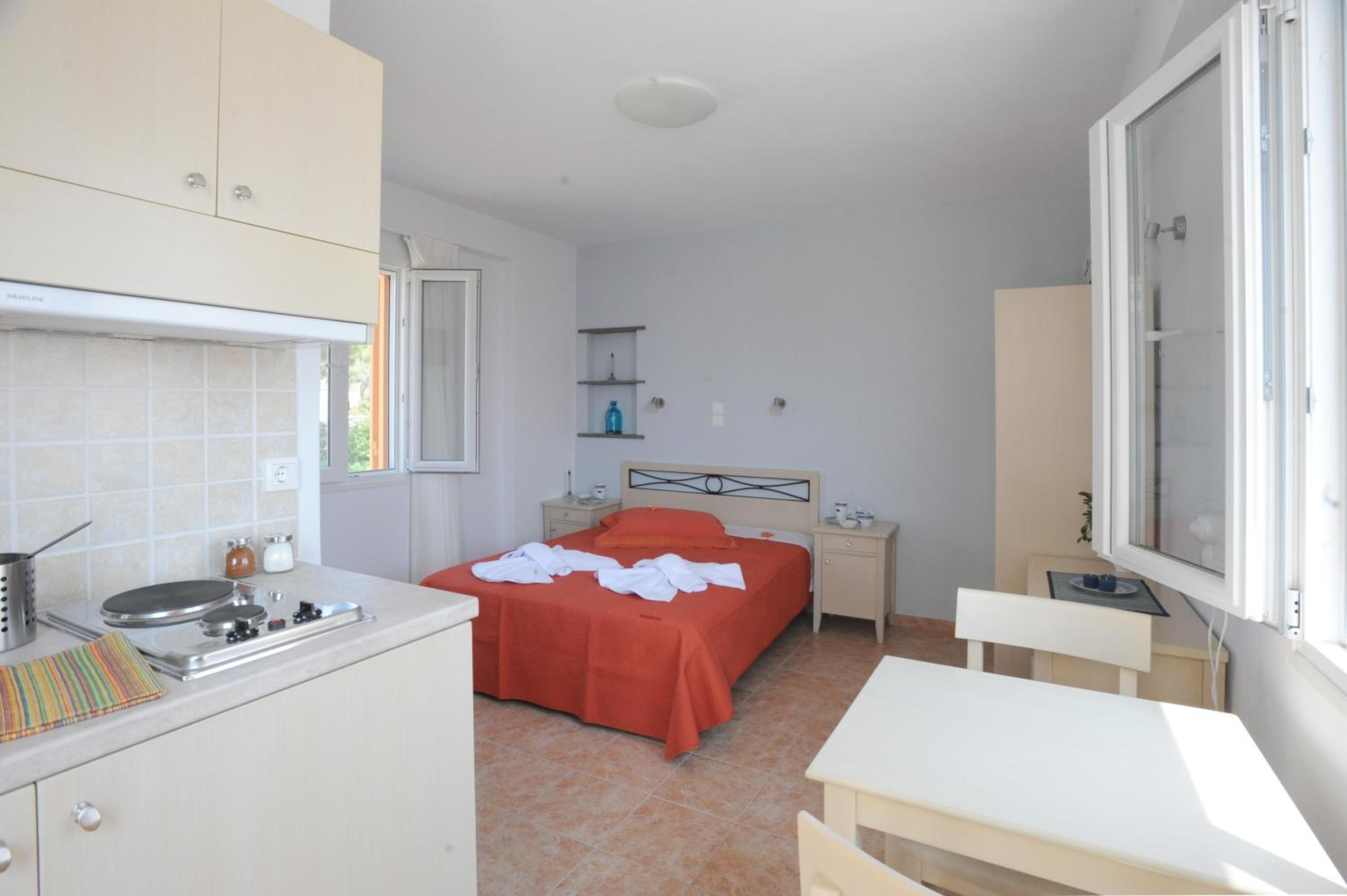 Room with Sea View (2 Adults) - Photo 1