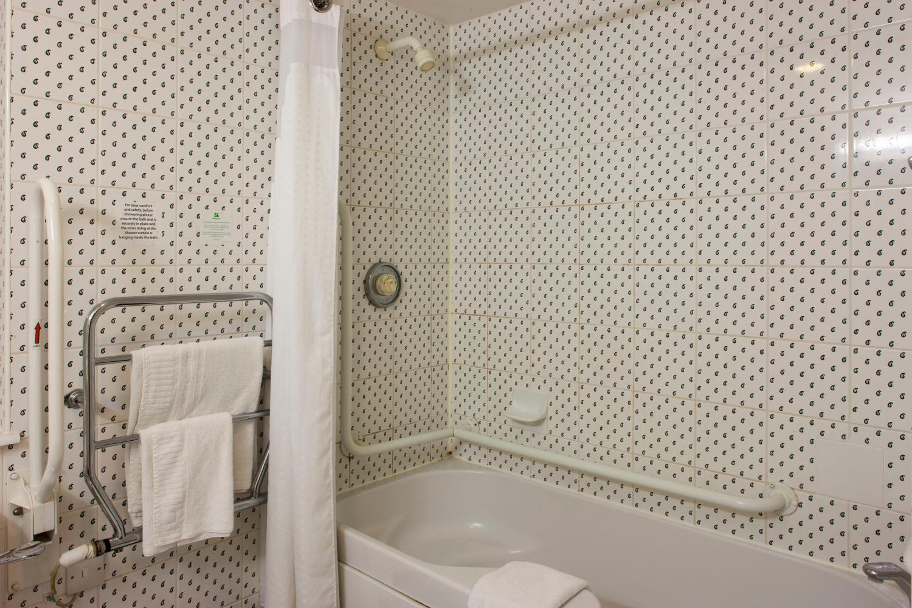 1 Double Standard Accessible Ground Floor - Photo 7