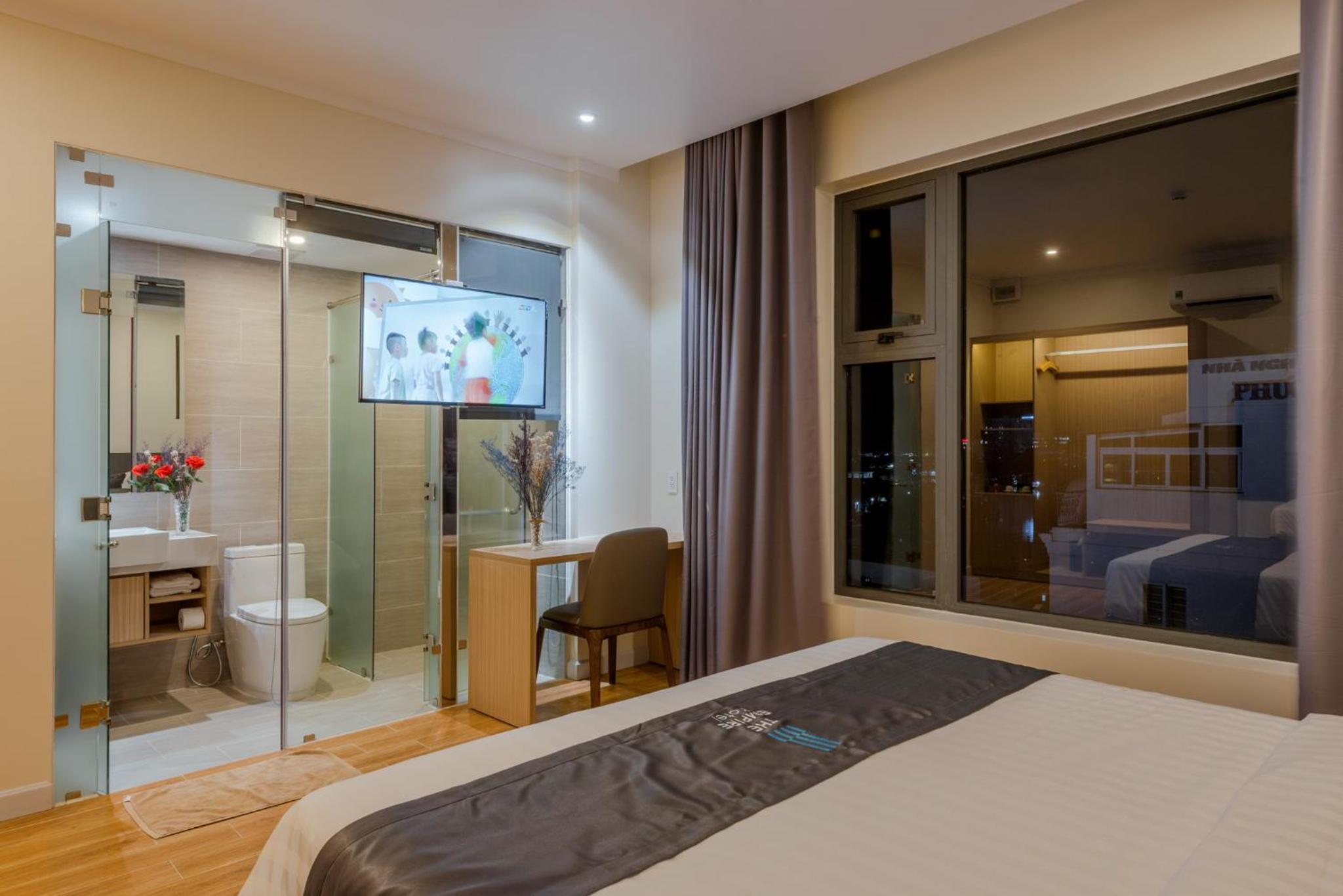 Deluxe Double Room - Photo 9
