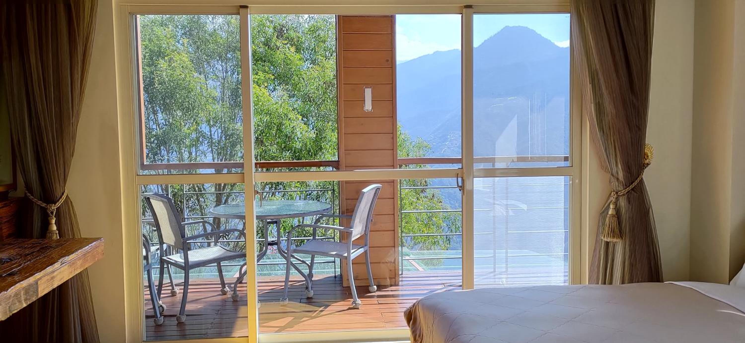 Quadruple Room with Mountain View photo 2