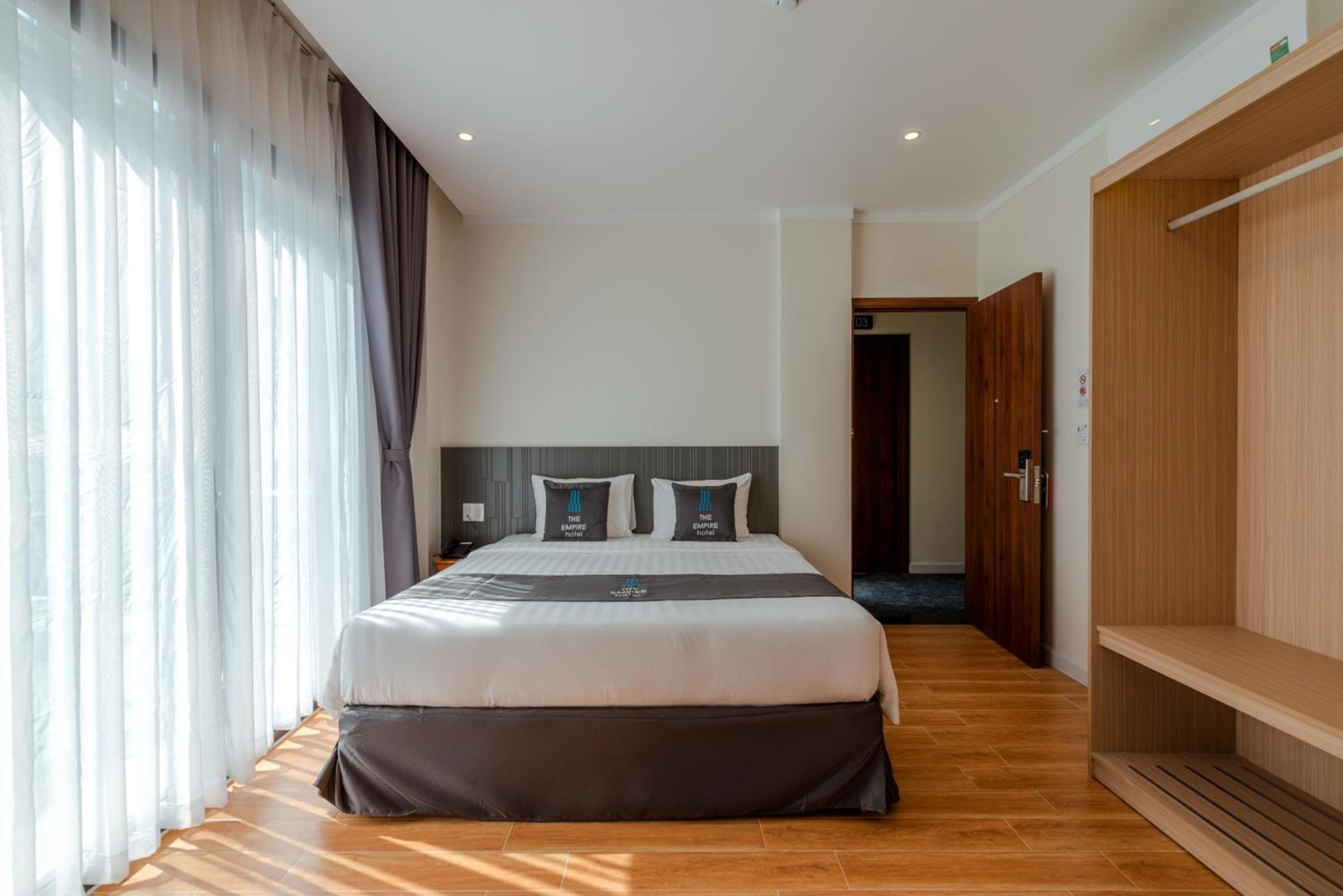 Standard Double Room - Photo 8