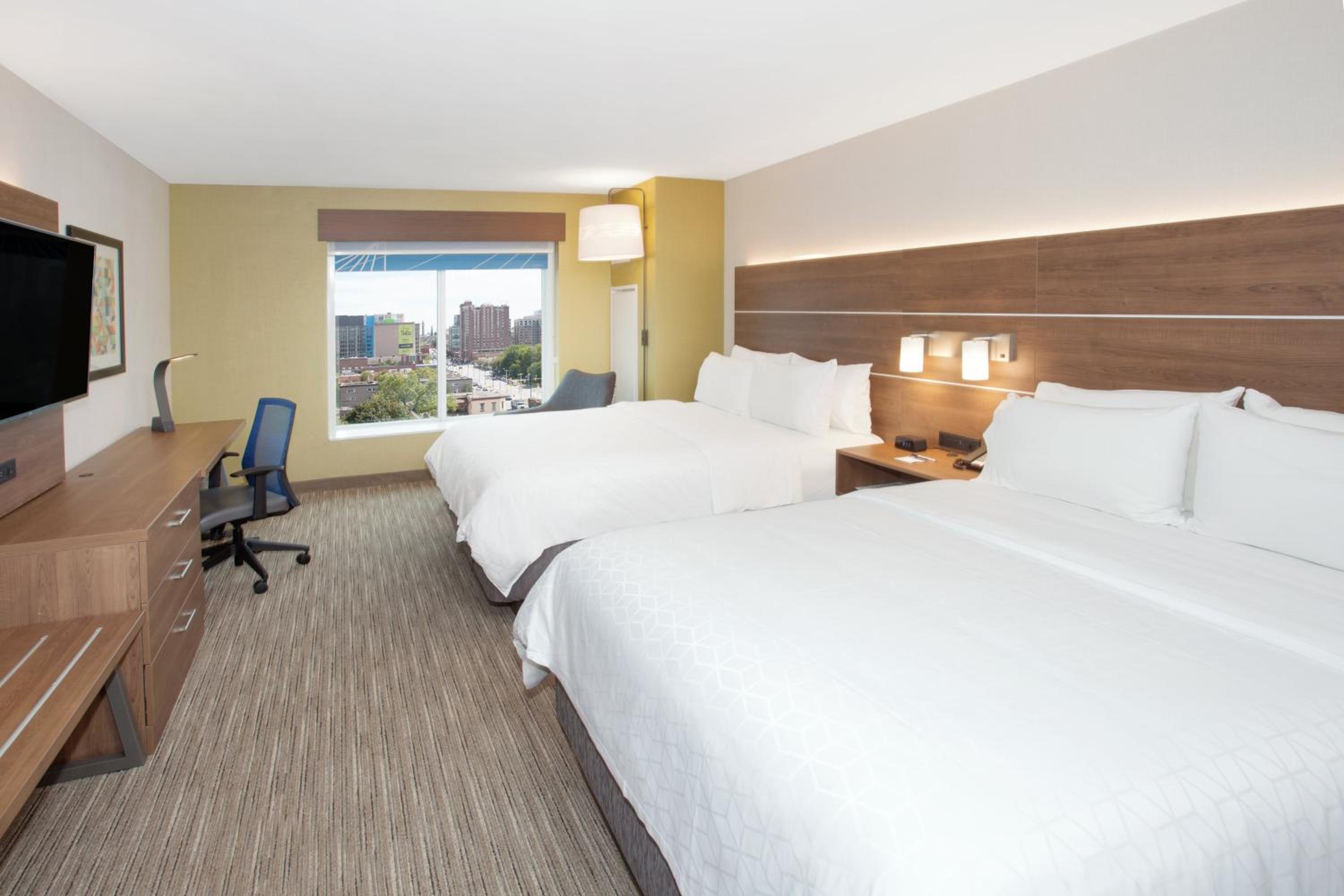 2 Queen Standard Room City View - Photo 6
