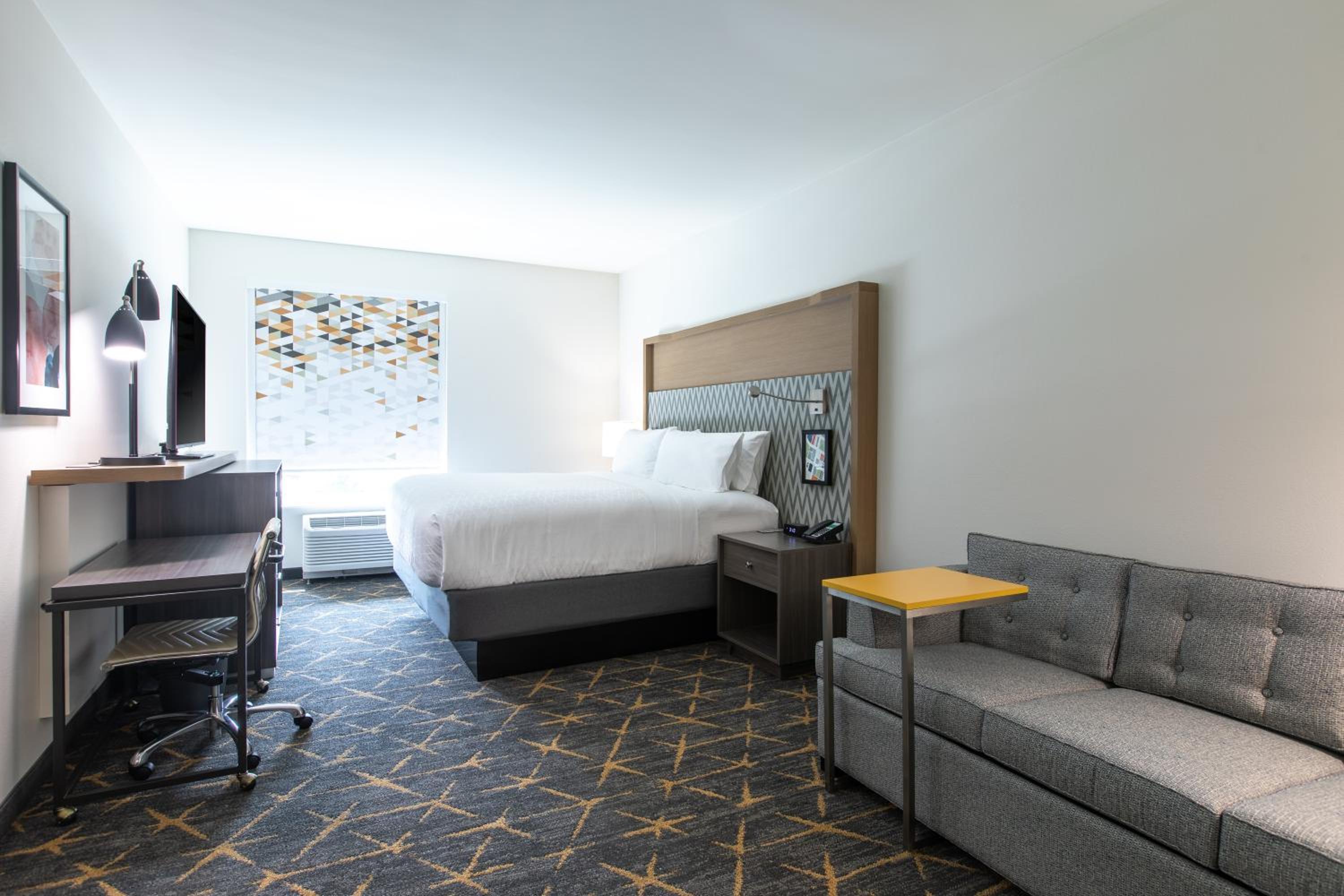 King Suite with Sofa Bed - Photo 9