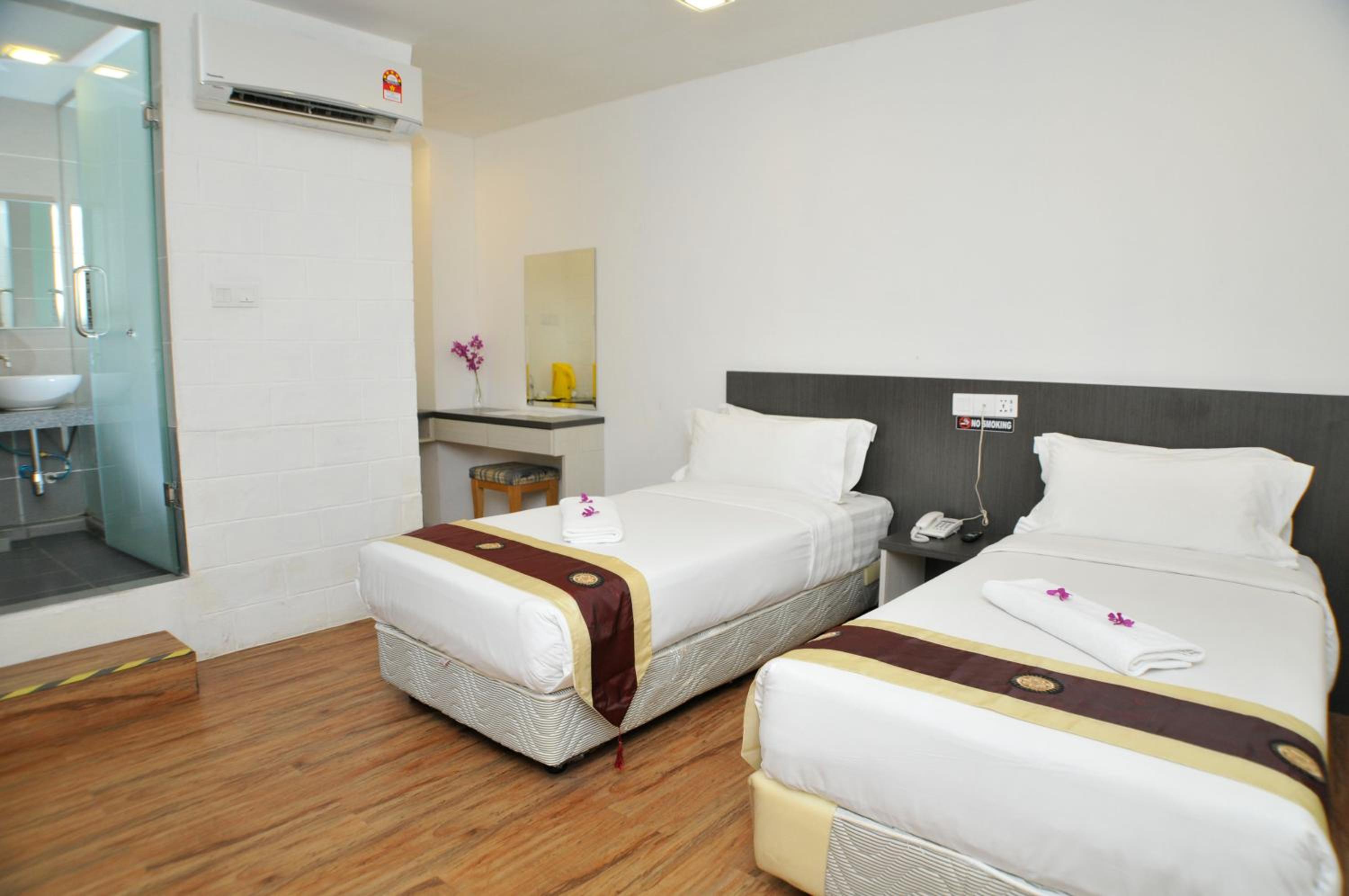 Standard Twin Room (No Window) photo 2