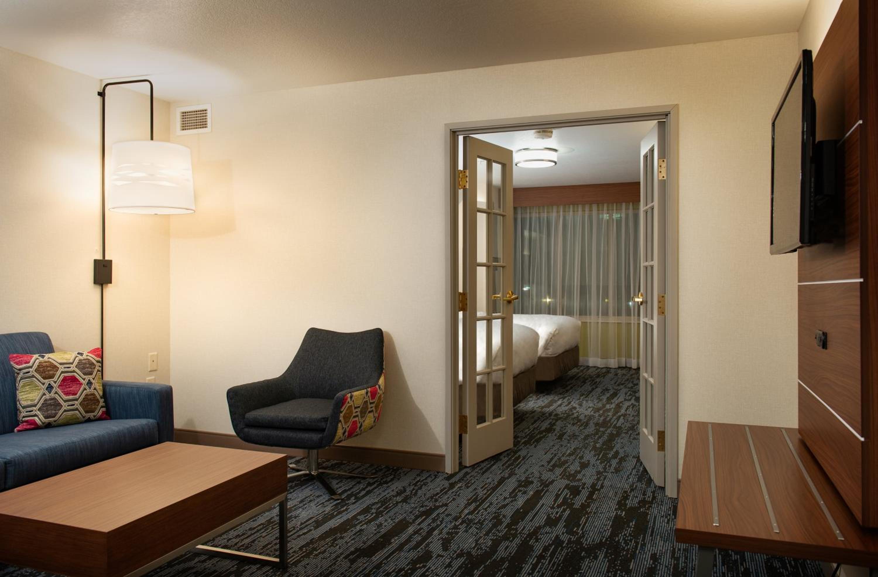 Two-Bedroom Suite - Photo 2