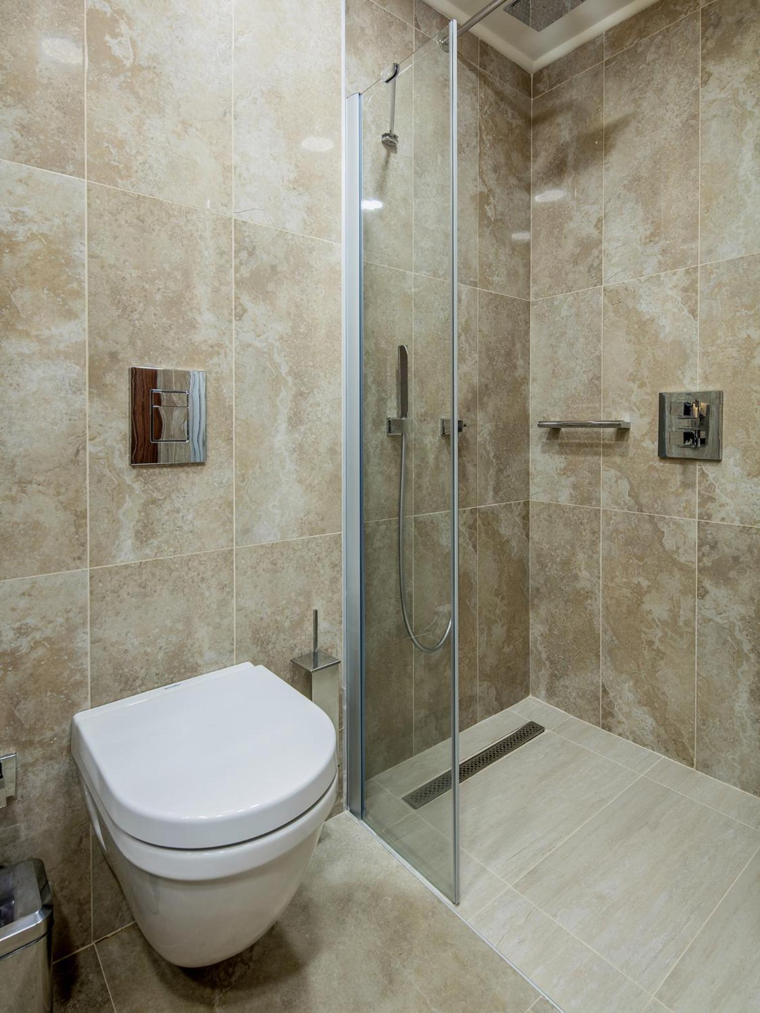 Standard Queen Room with City View - Disability Access