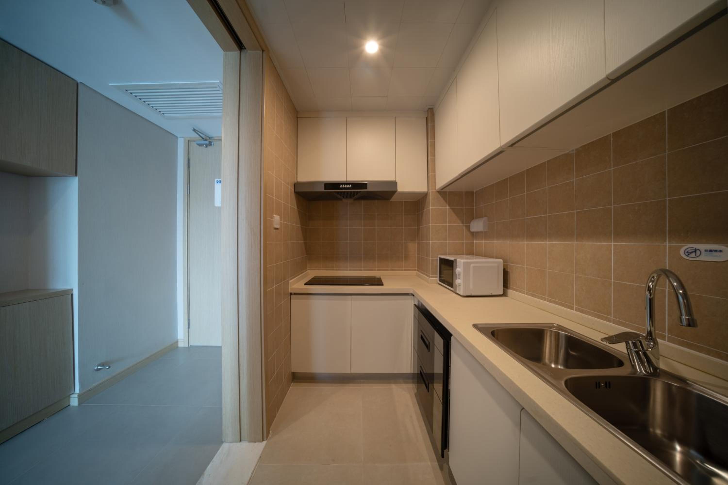 One-Bedroom King Suite - Photo 7