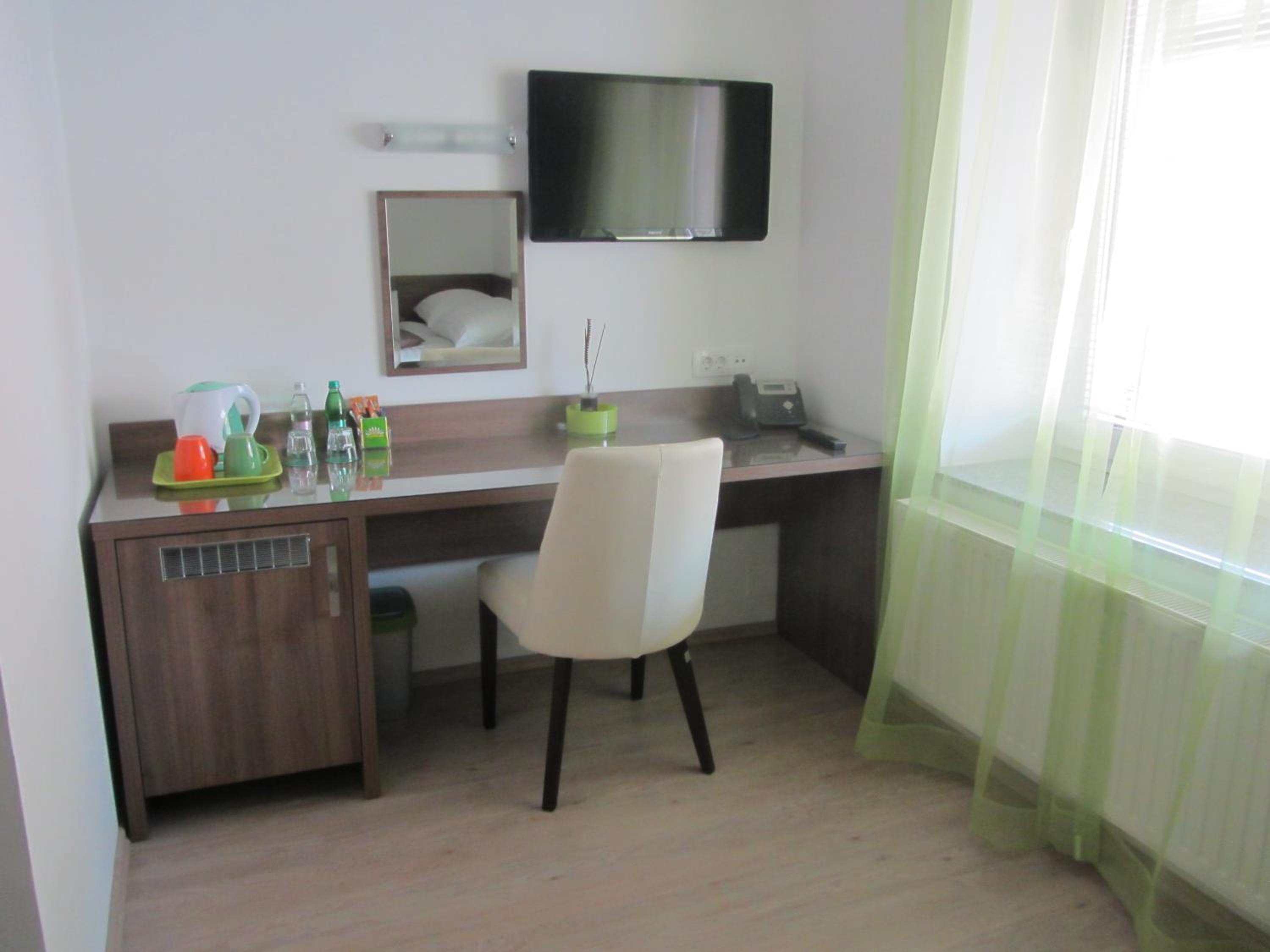 Economy Double Room photo 3