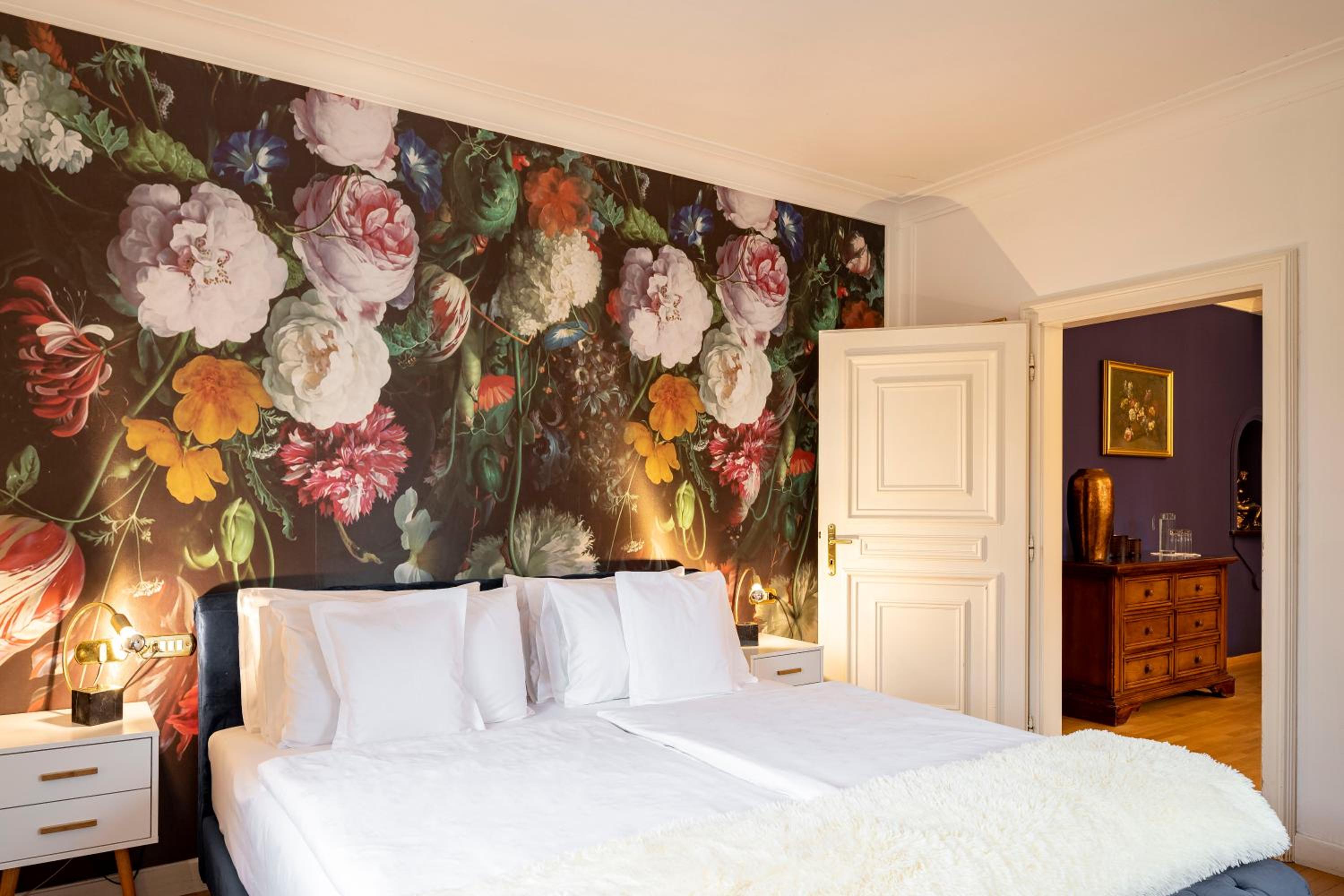 Junior Suite with Garden View