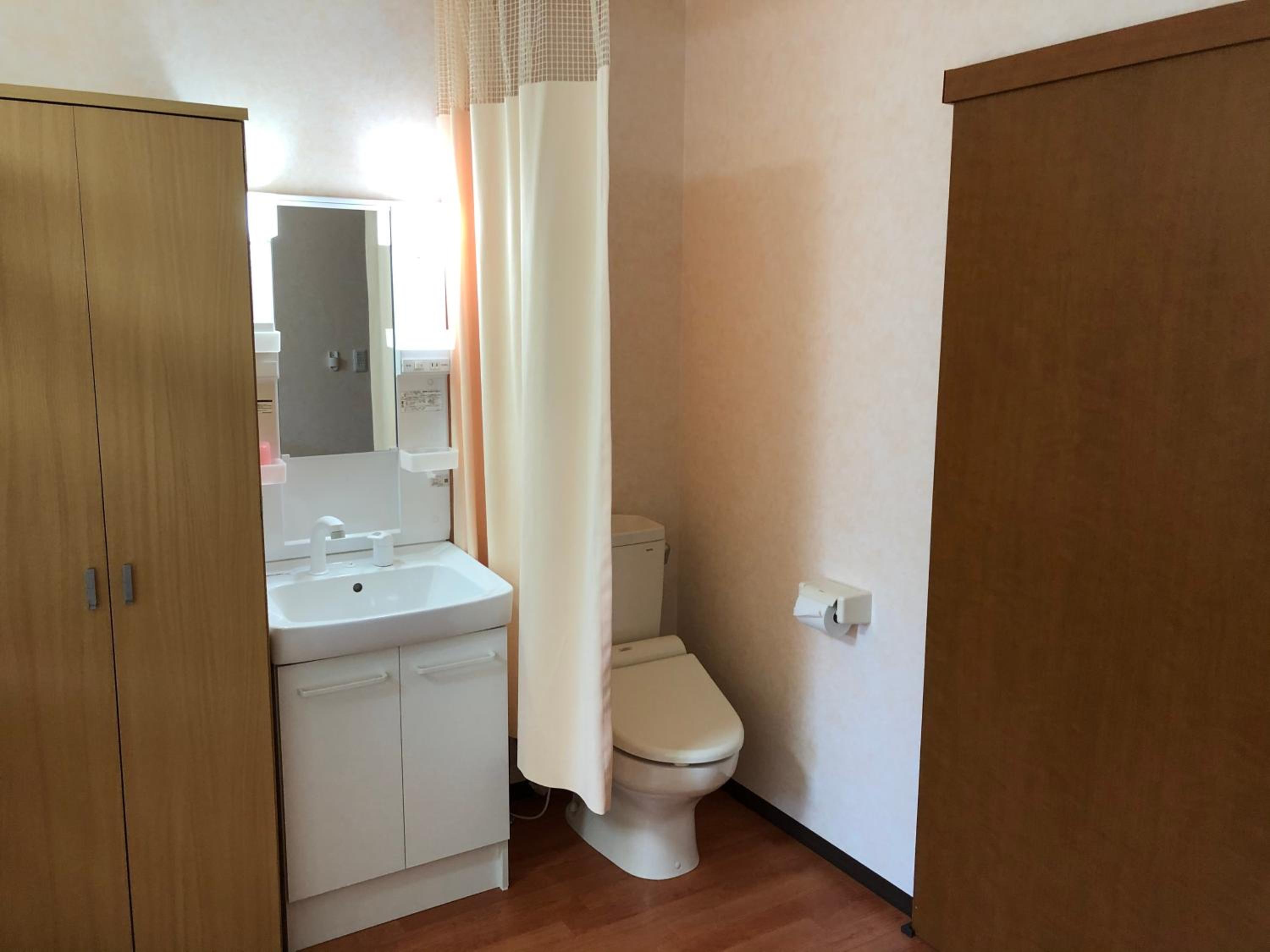 Standard Twin Room - Photo 2