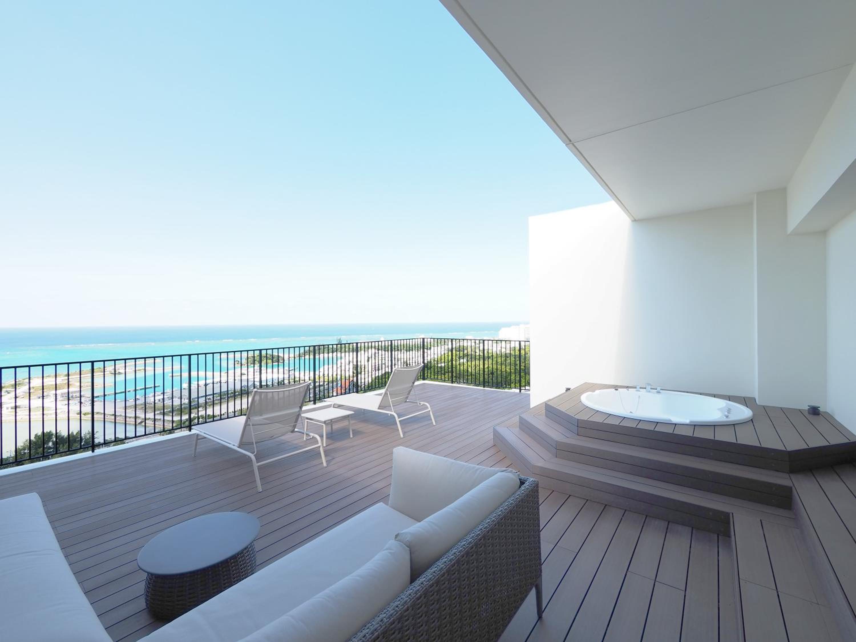 Luxury Suite - Photo 11
