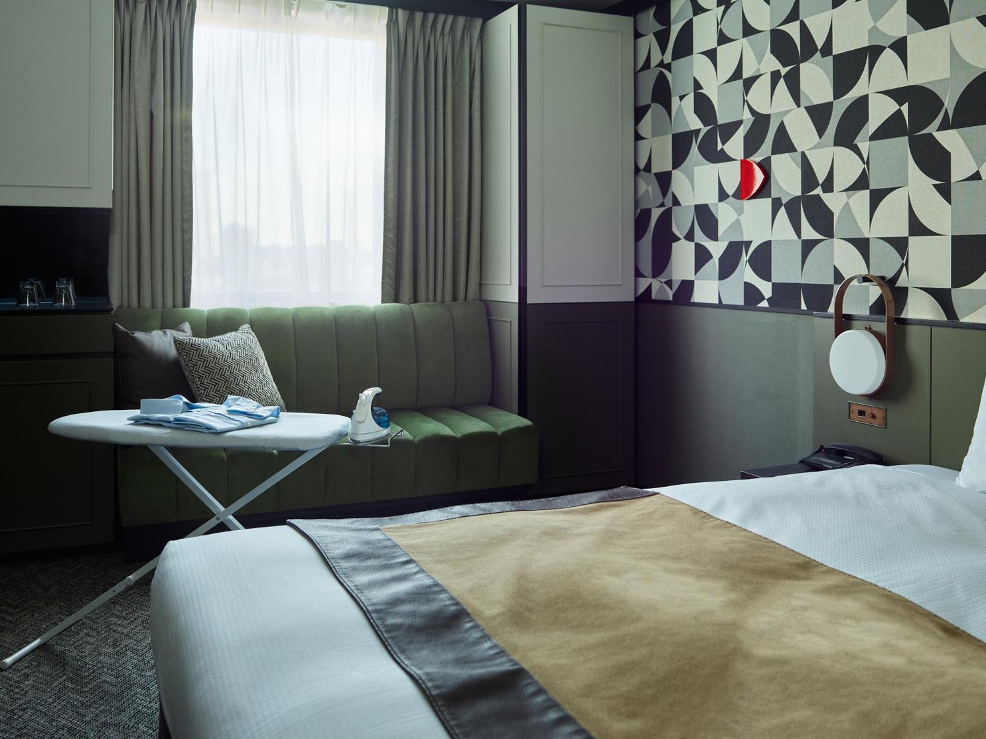 Standard Queen Room photo 3