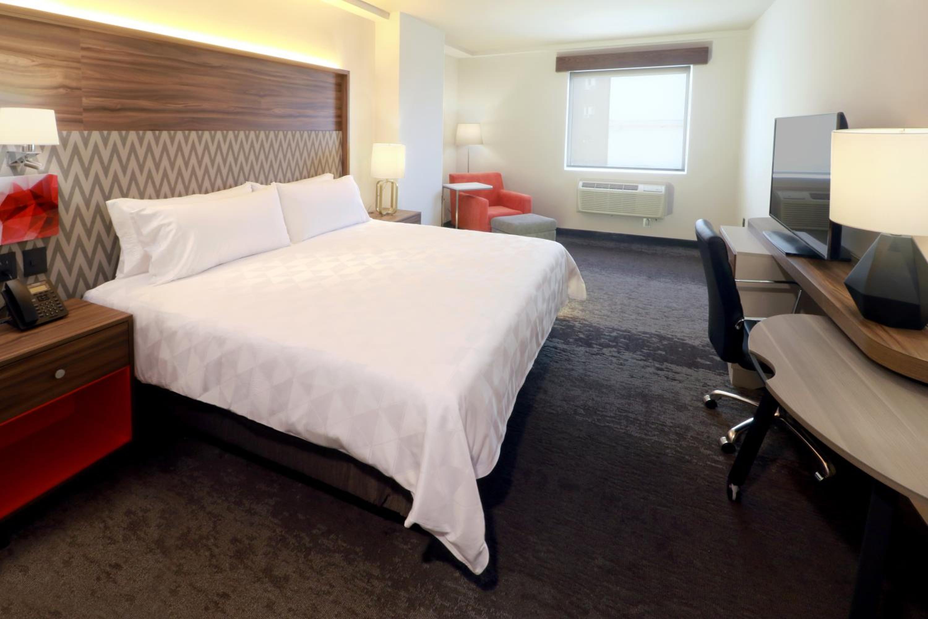 Standard King Room - Photo 4