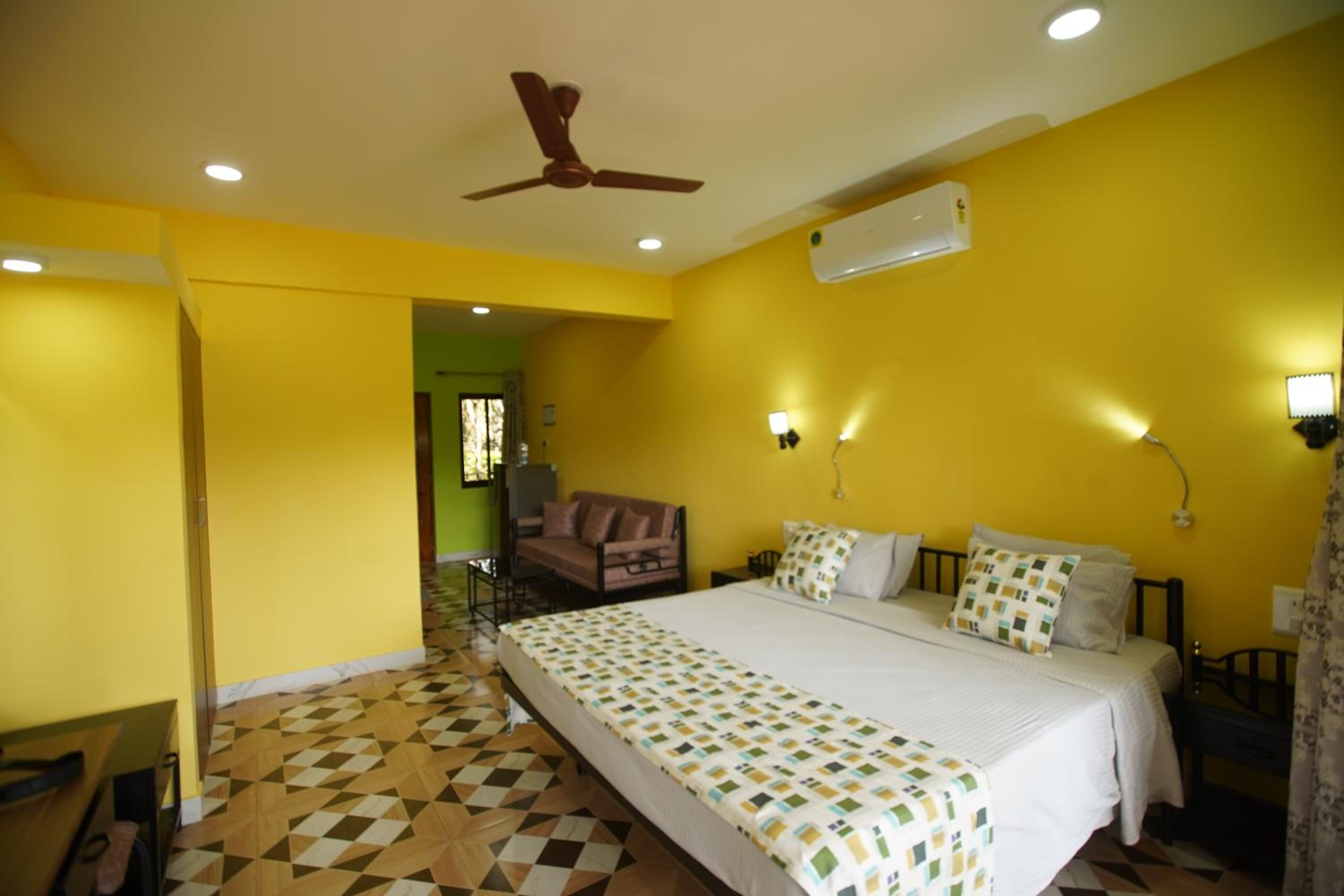 Junior Suite with Balcony - Photo 1