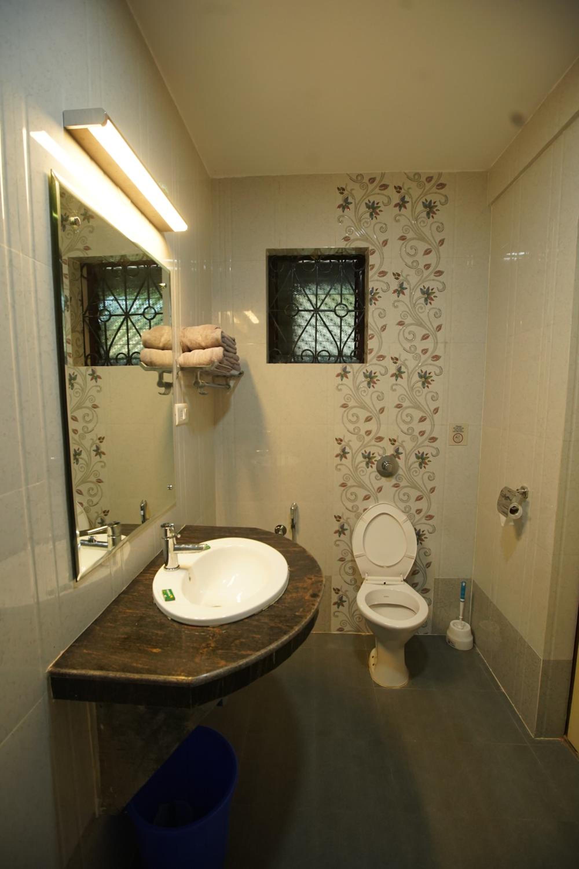 Junior Suite with Balcony - Photo 39