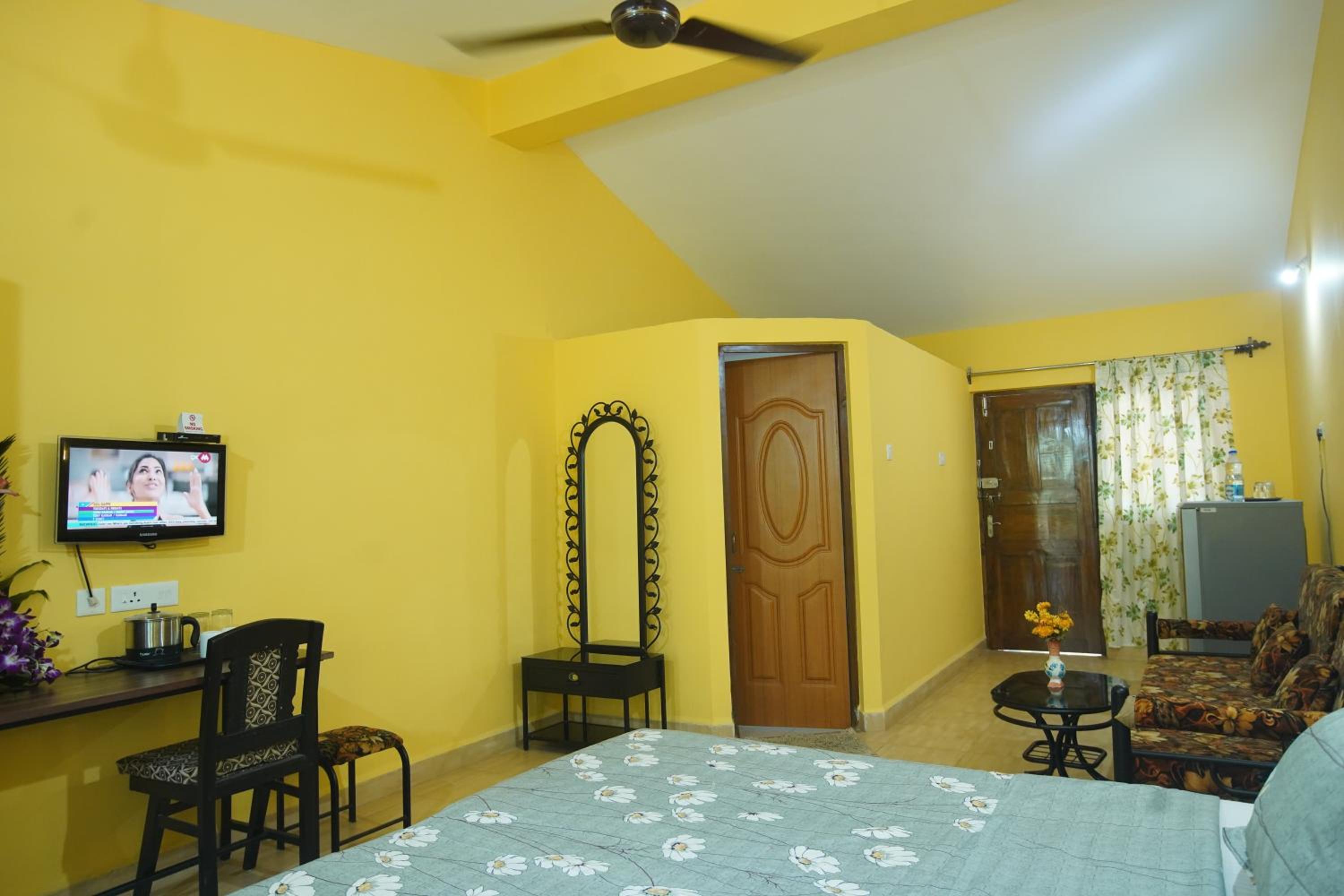 Deluxe King Room photo 3