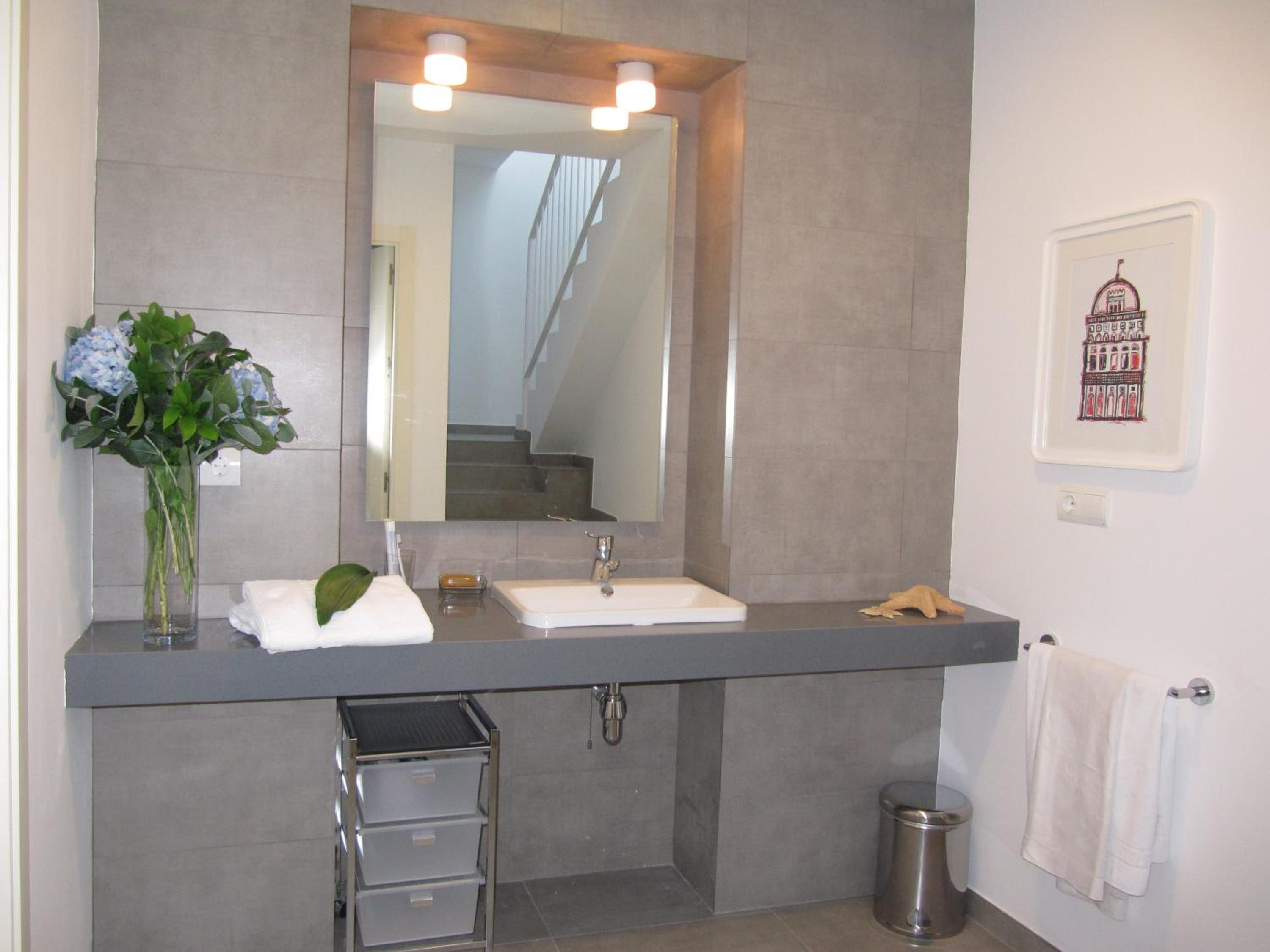 Two-Bedroom Apartment (4-5 Adults) - Photo 21