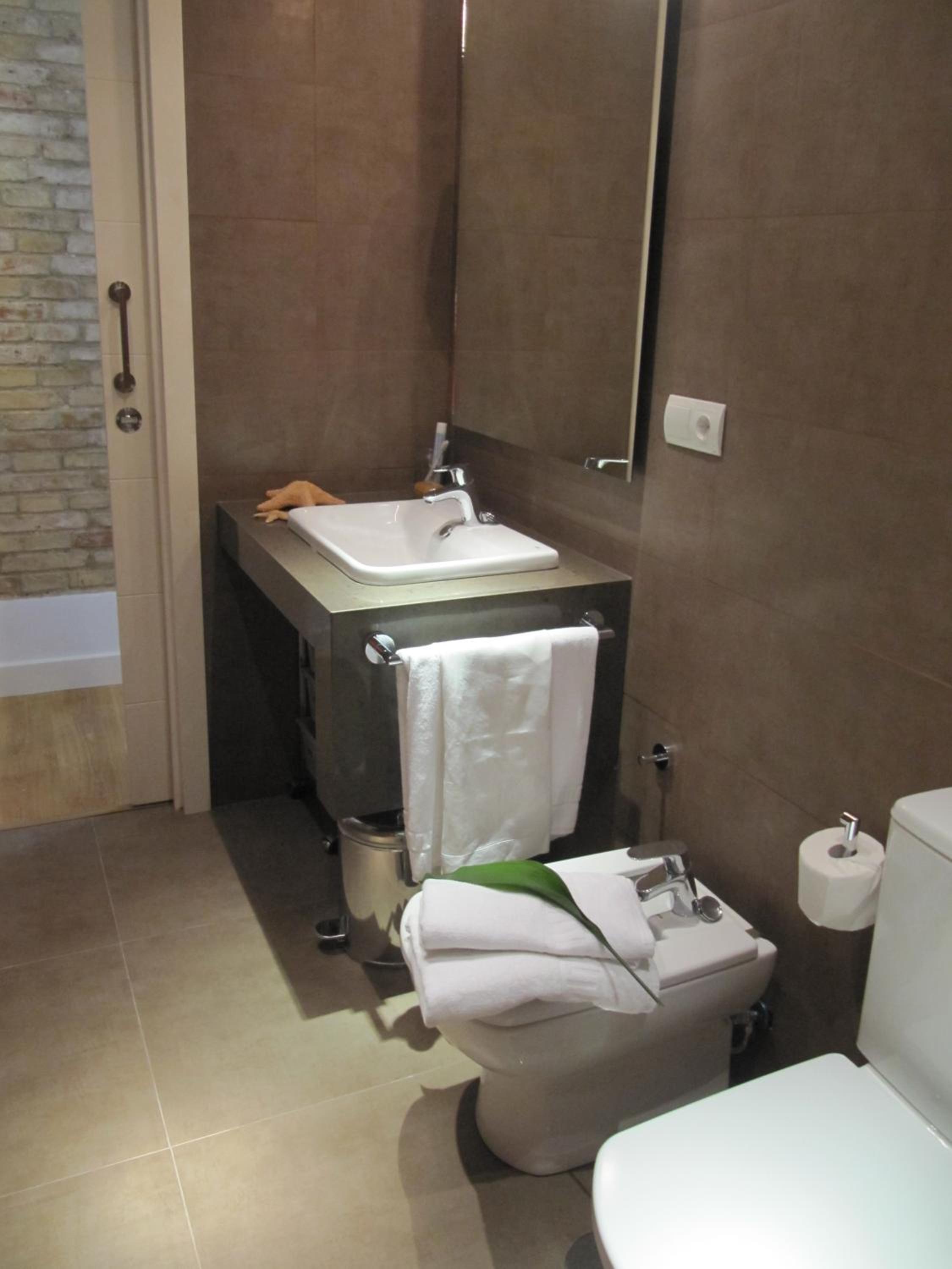 One-Bedroom Apartment (2 - 4 Adults) - Photo 10