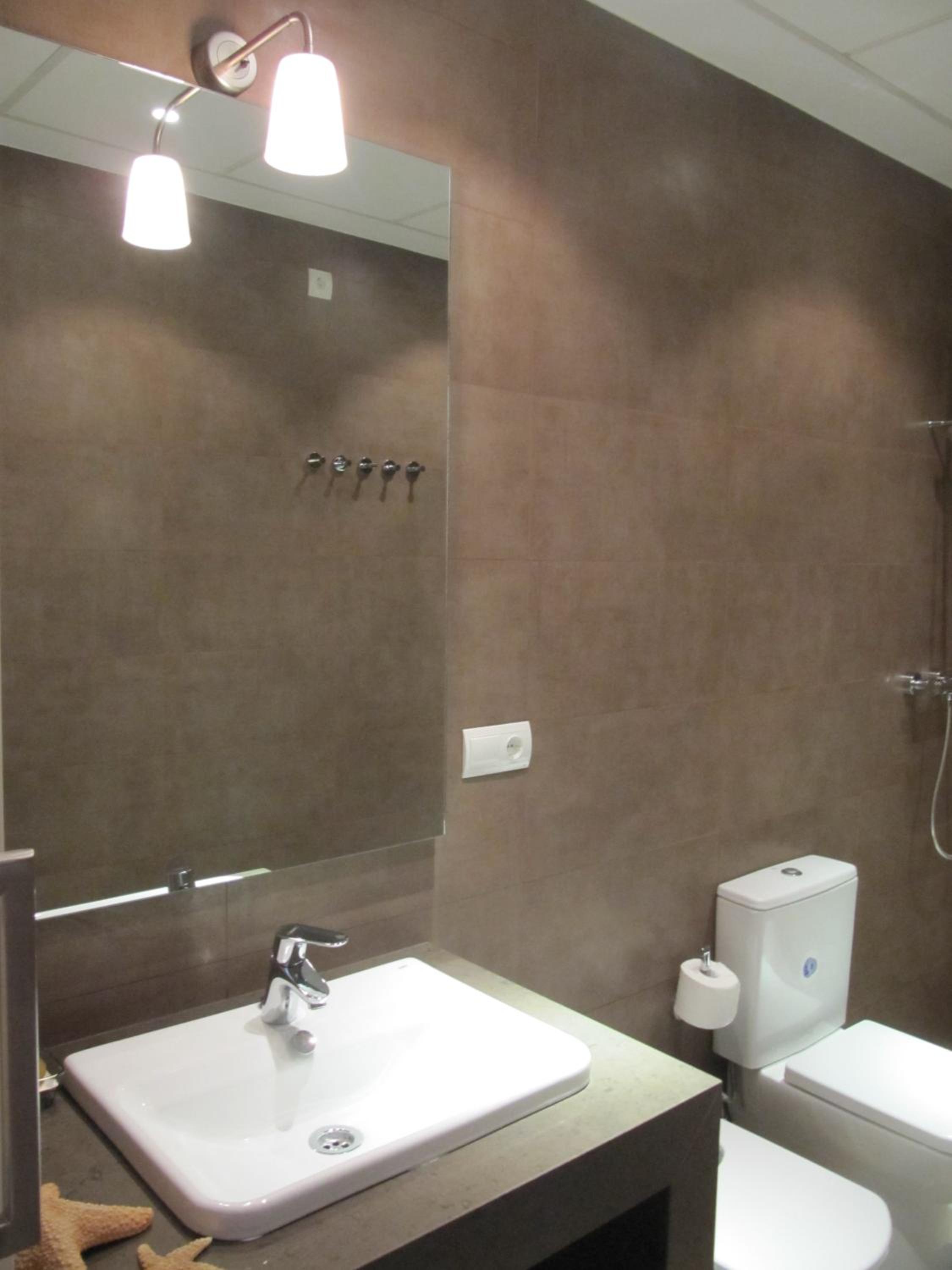 One-Bedroom Apartment (2 - 4 Adults) - Photo 13