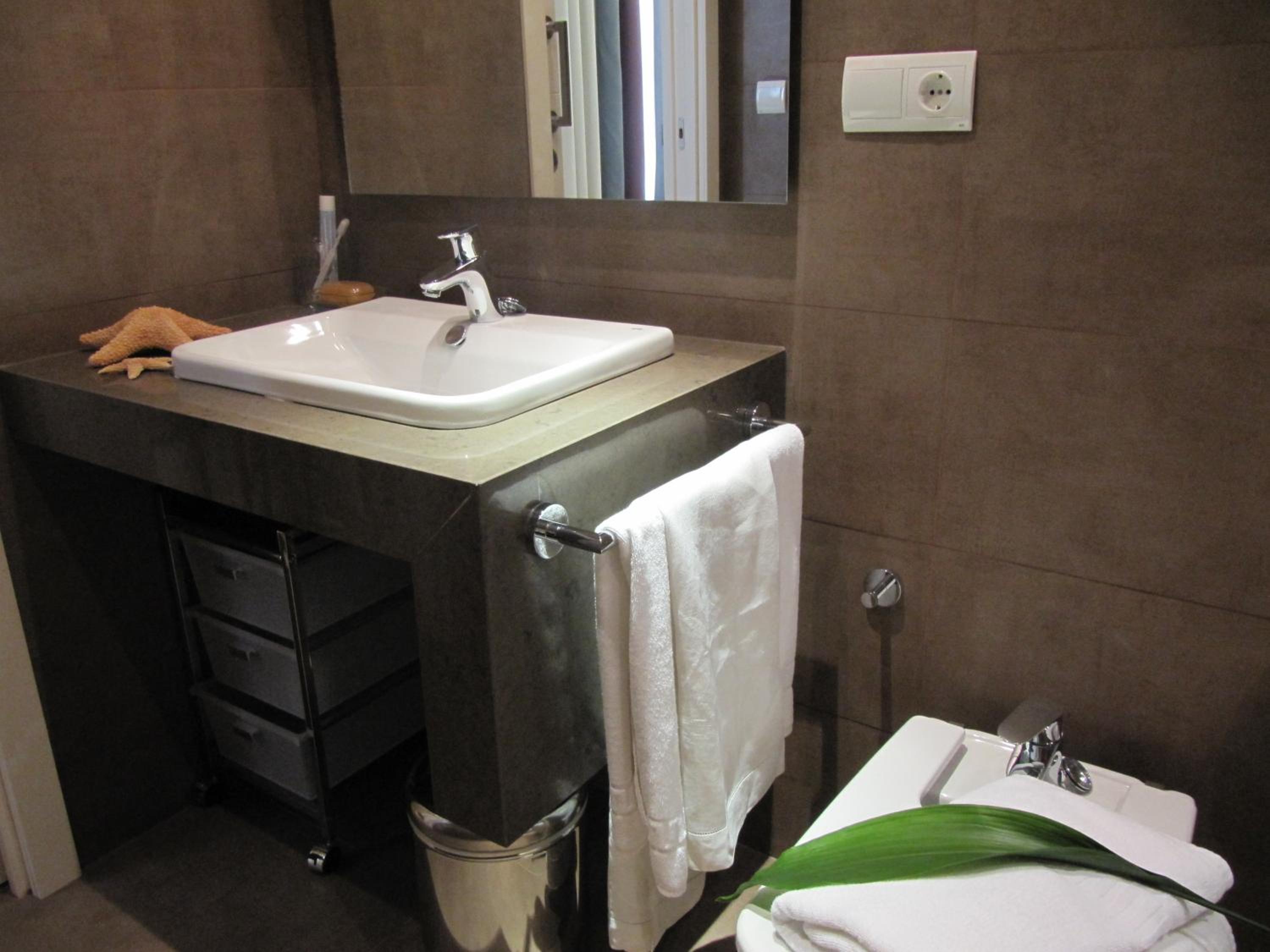 One-Bedroom Apartment (2 - 4 Adults) - Photo 23