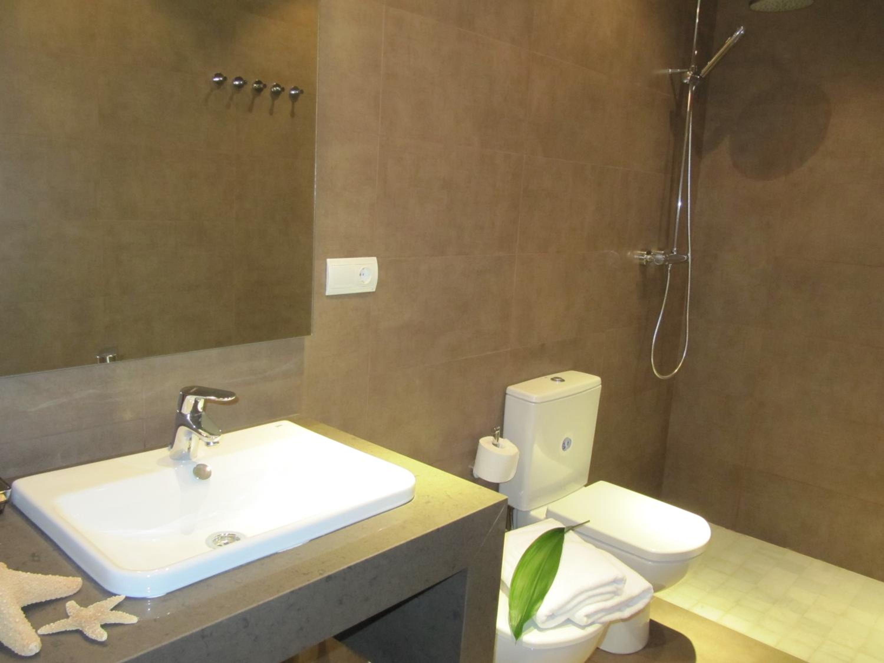 One-Bedroom Apartment (2 - 4 Adults) - Photo 24