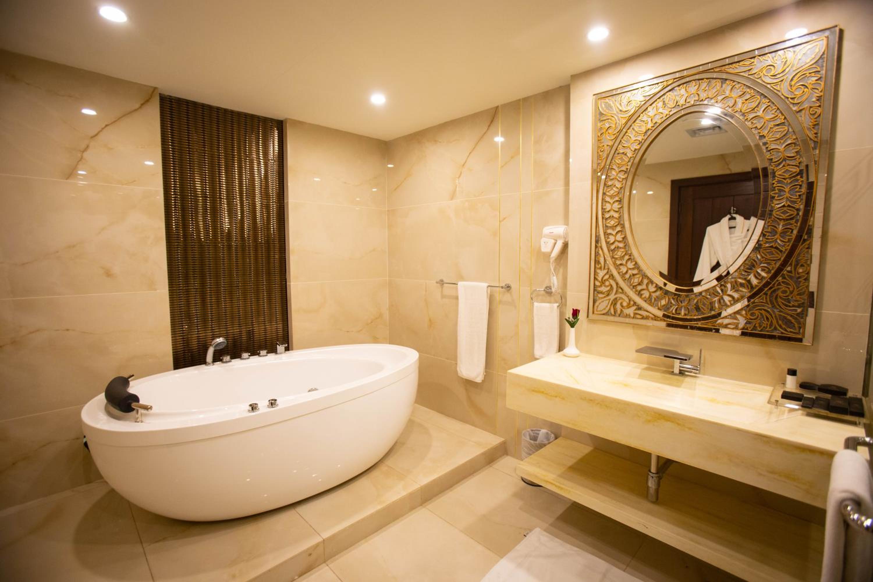 Royal Suite - Photo 7