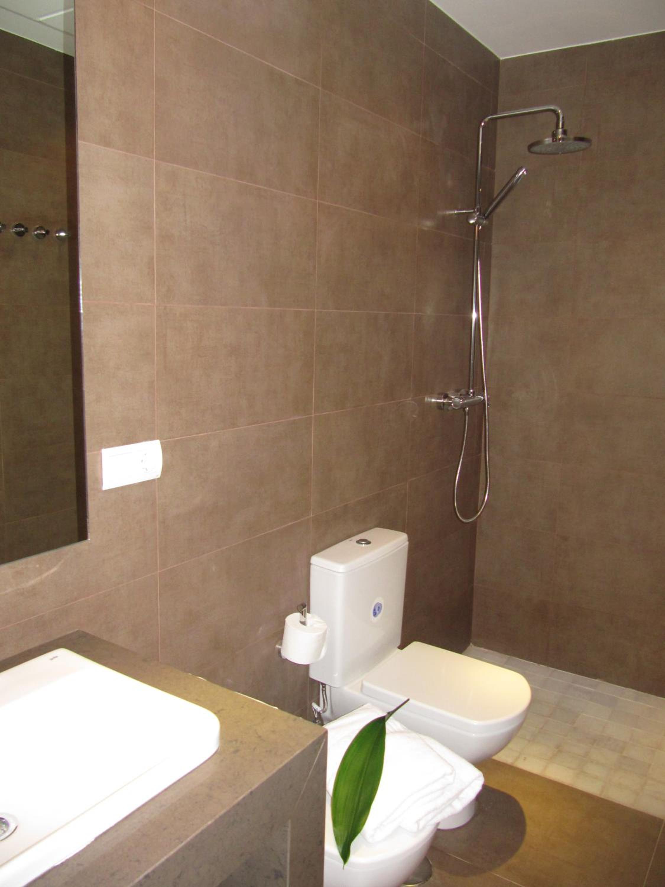 Two-Bedroom Apartment (4-5 Adults) - Photo 18