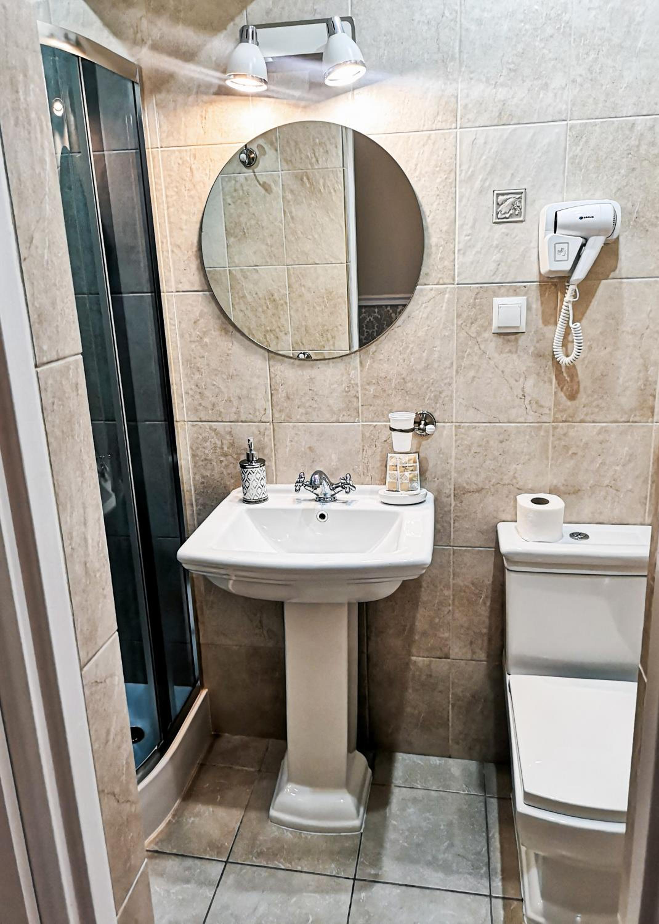 Double Room - Photo 2