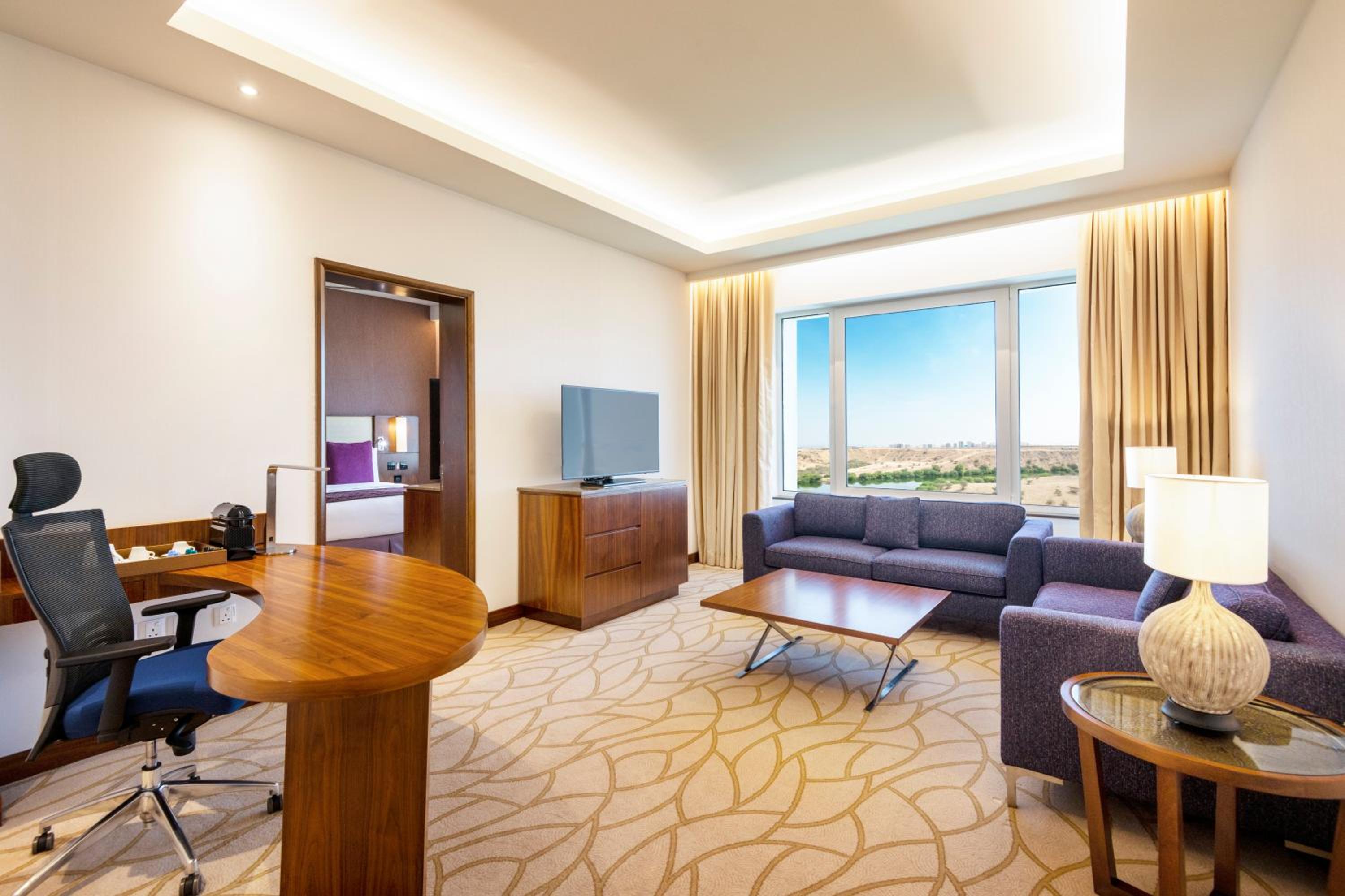 Junior King Suite with Garden View and Lounge Access - Photo 3