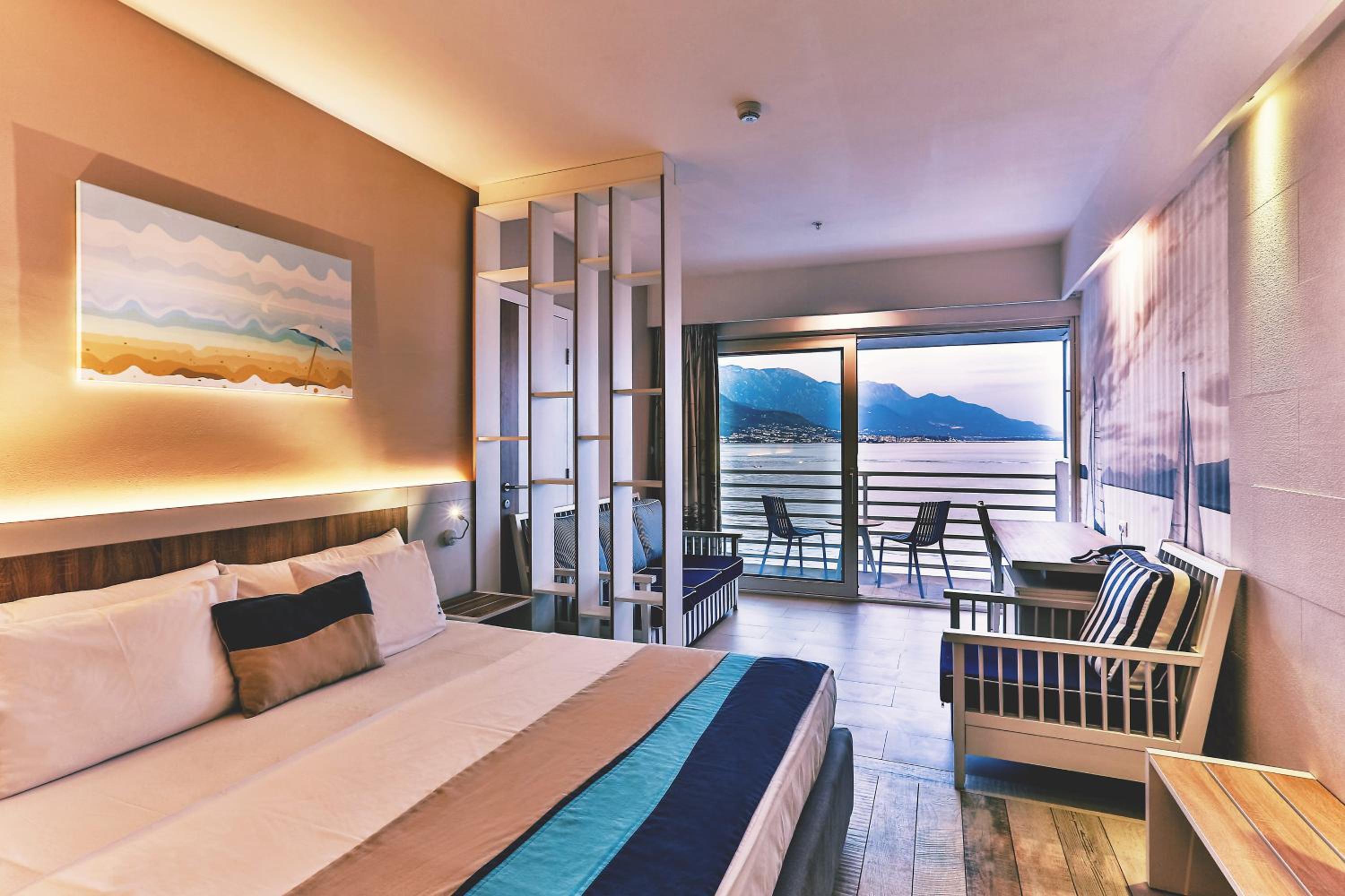 Superior Family Room with Sea View