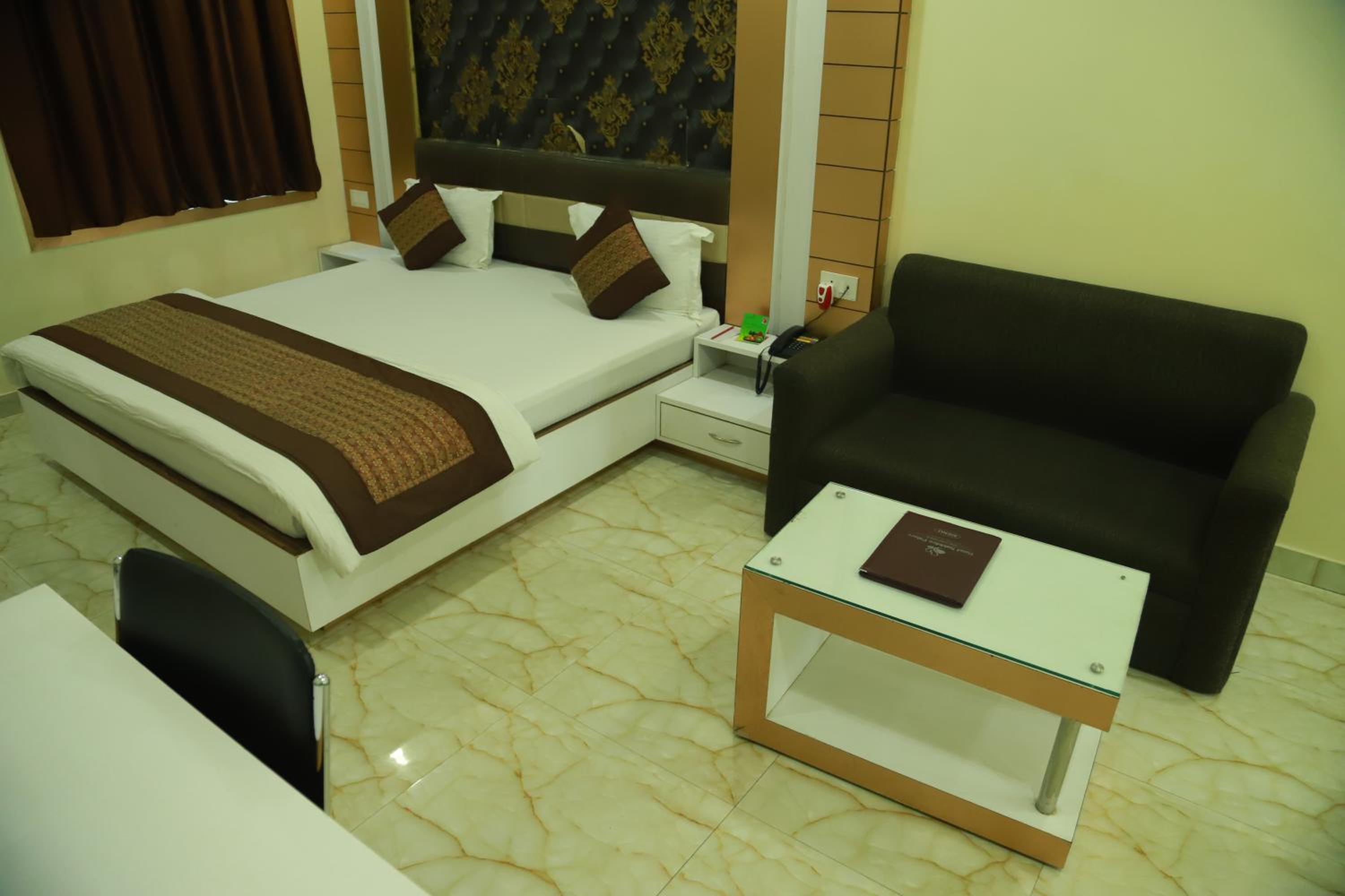 Deluxe Double Room photo 3
