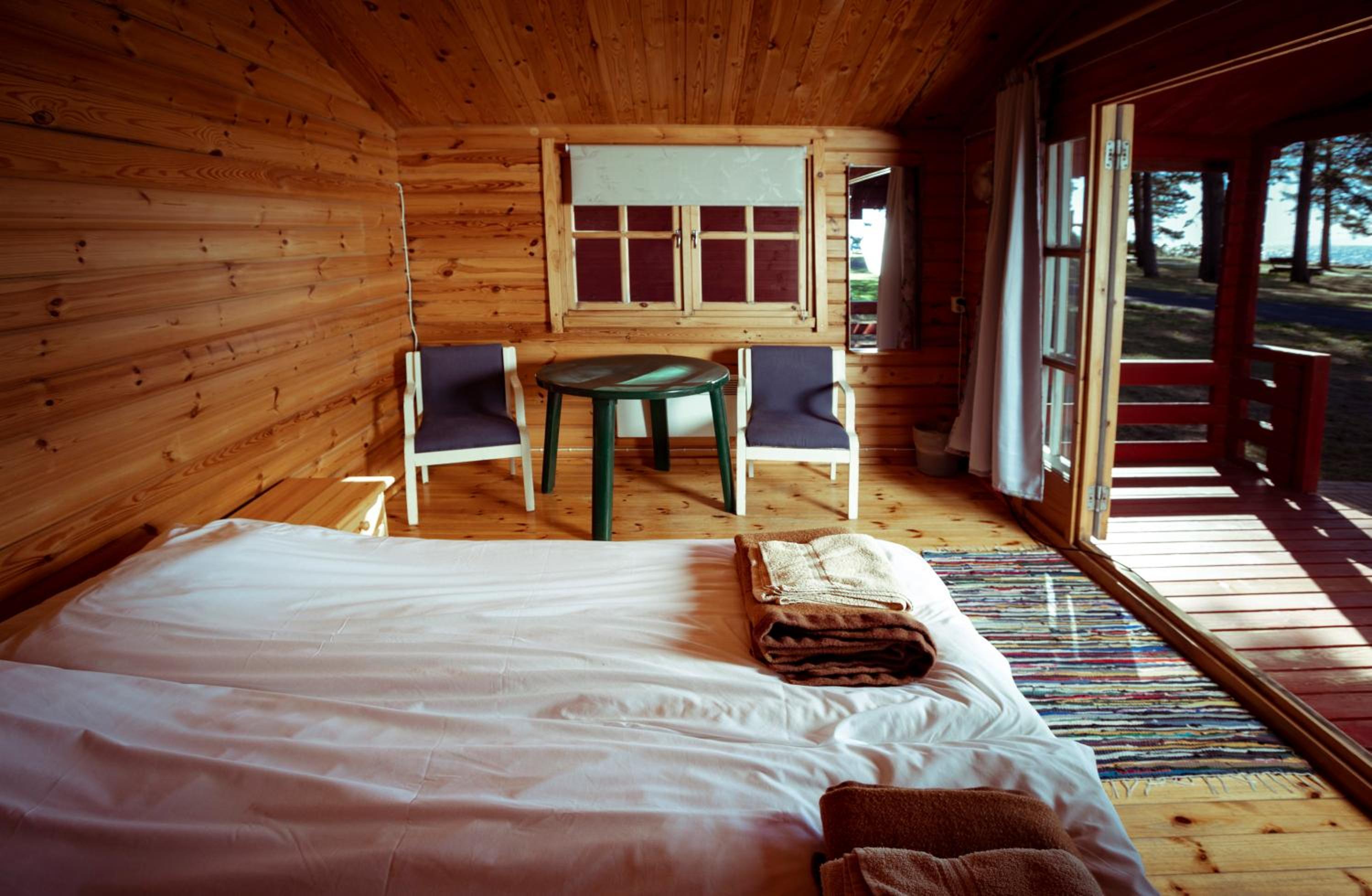 Bungalow (2 Adults)