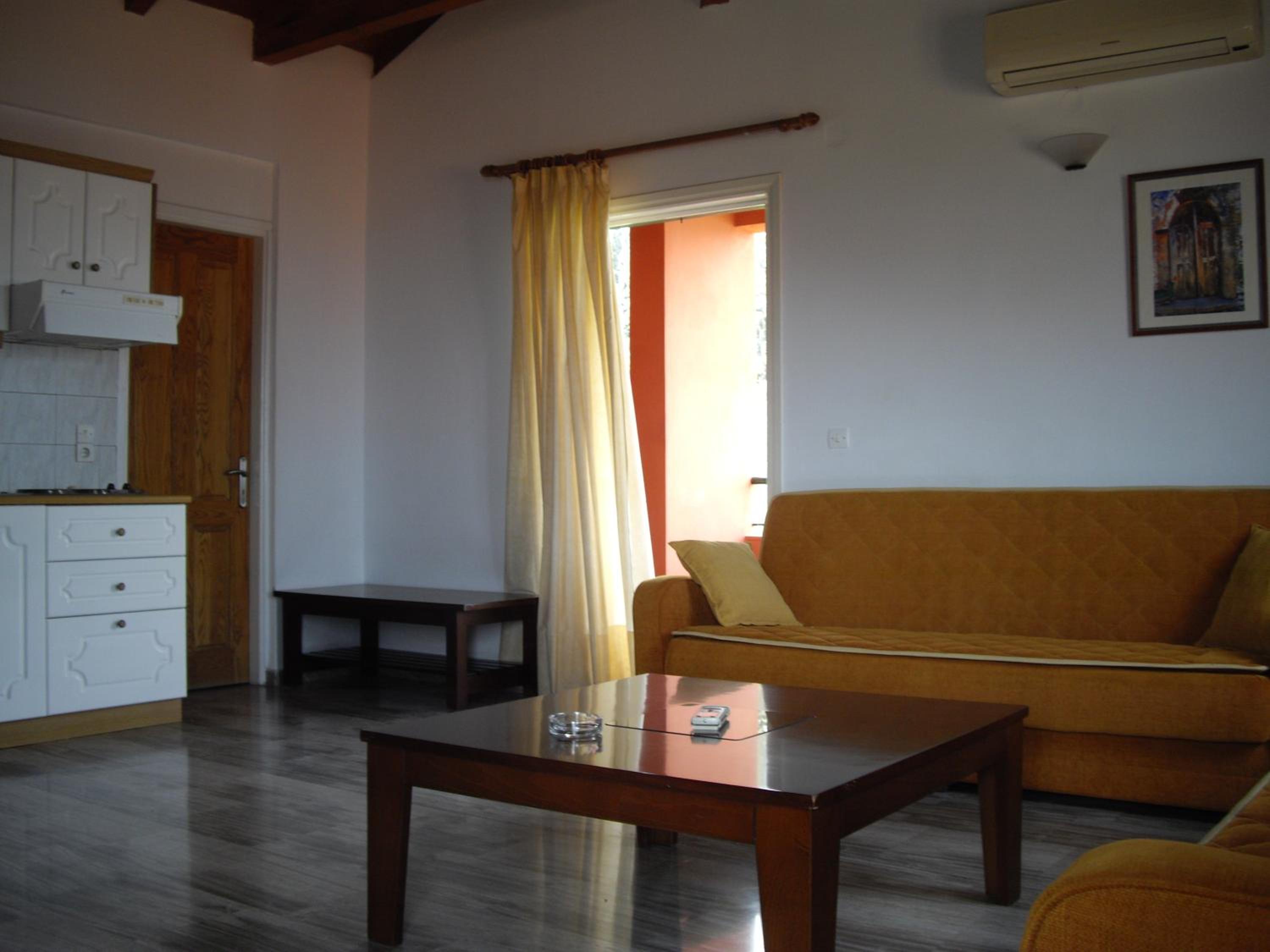 Standard Suite - Photo 2