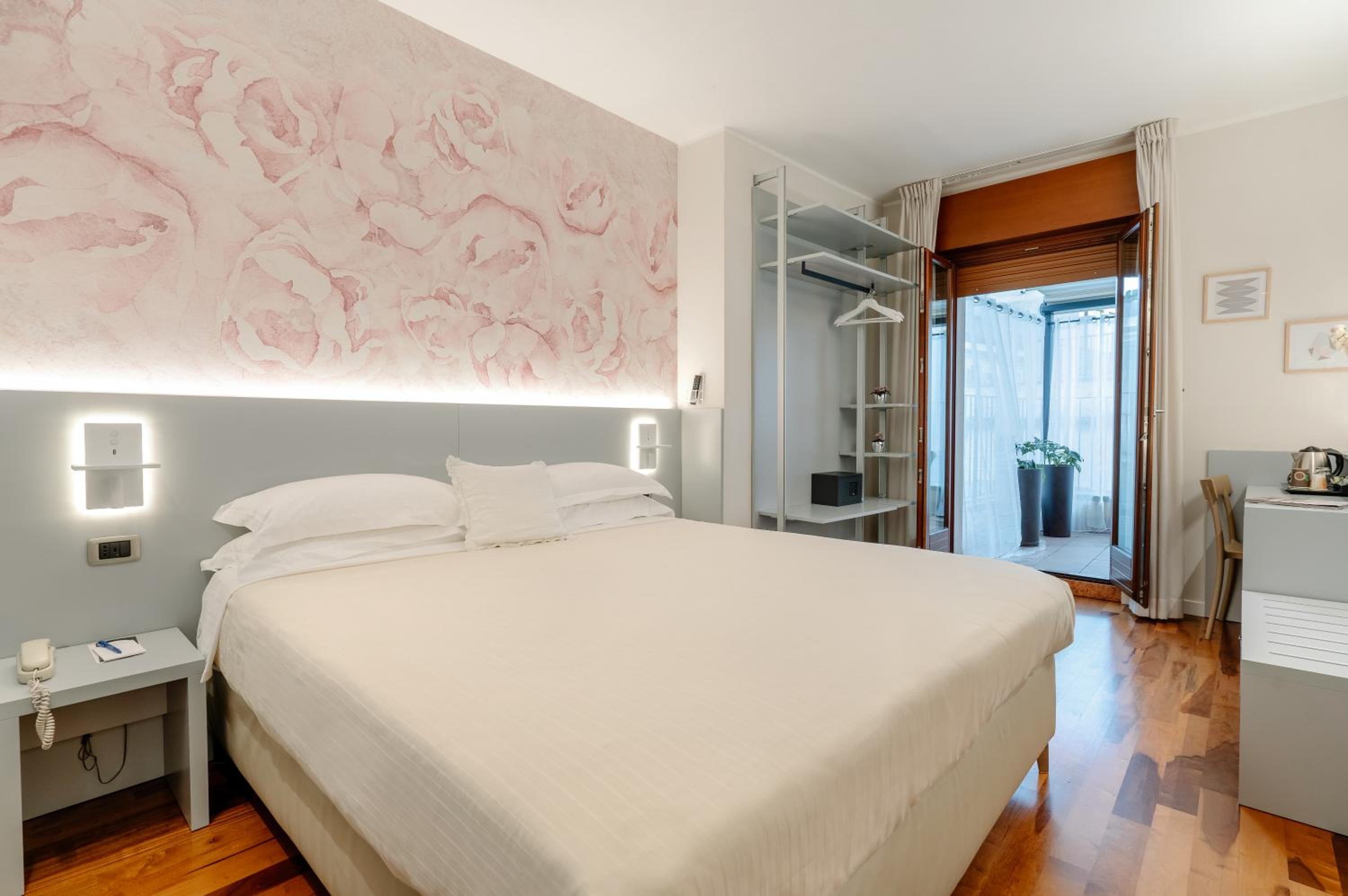 Superior Double or Twin Room - Photo 1