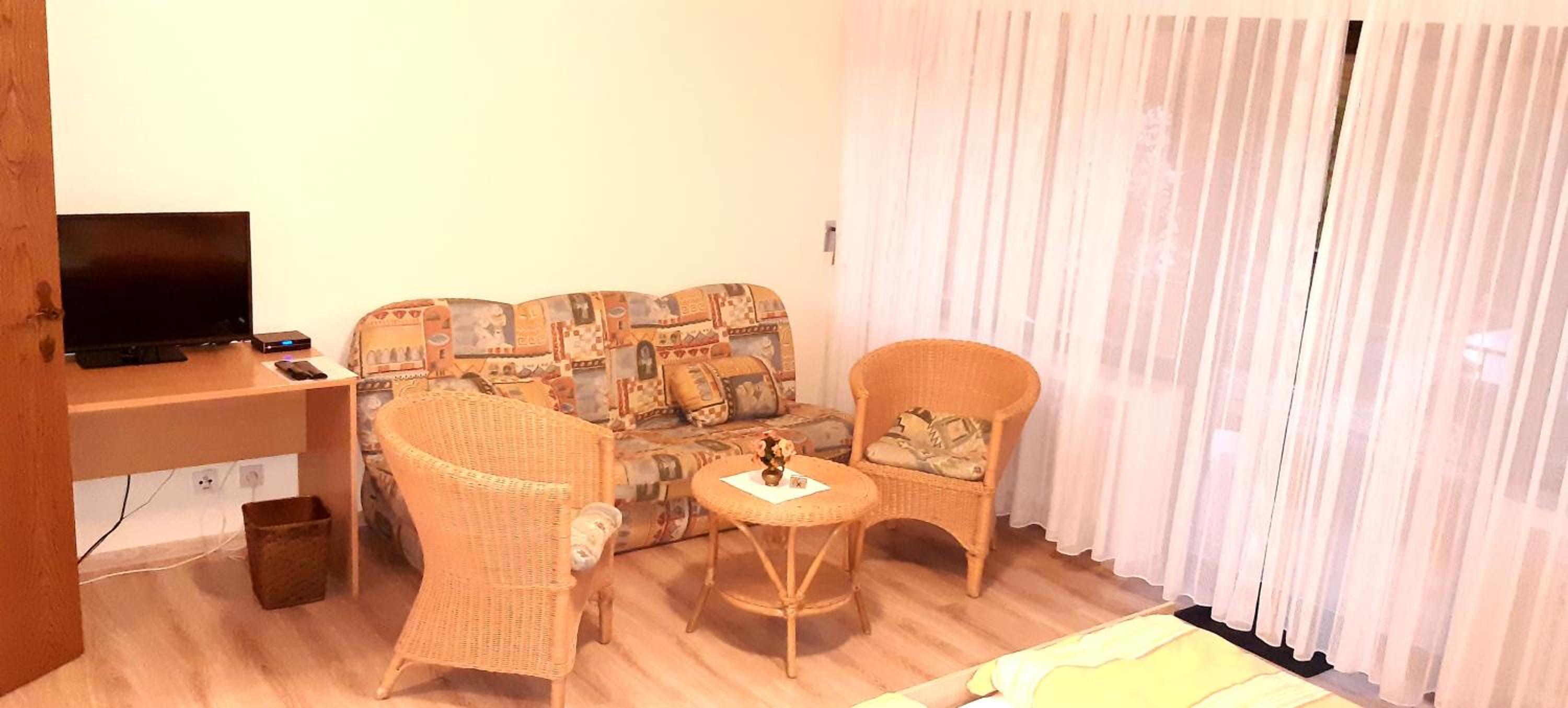 Double Room - Photo 3