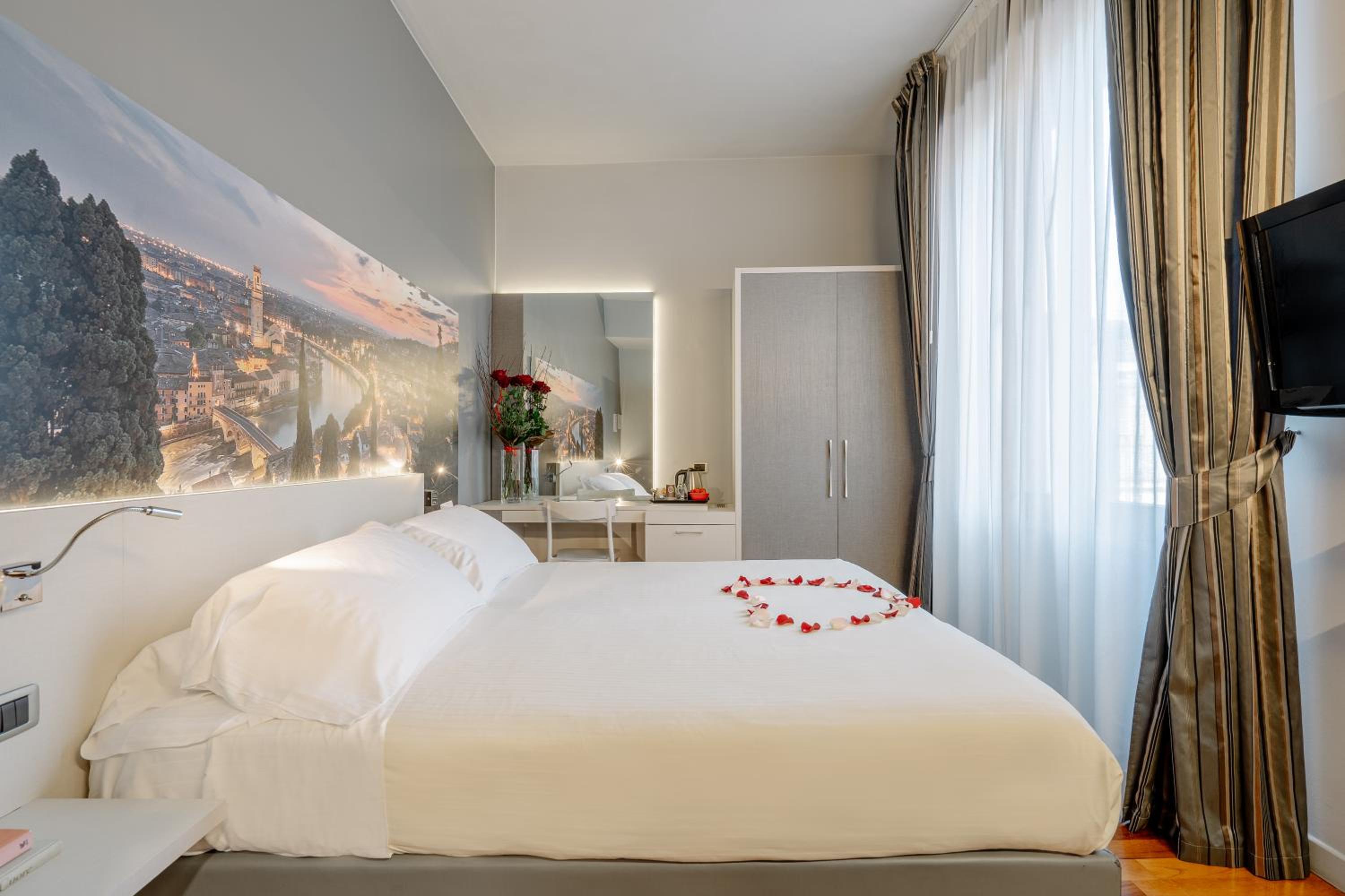 Superior Double or Twin Room - Photo 9