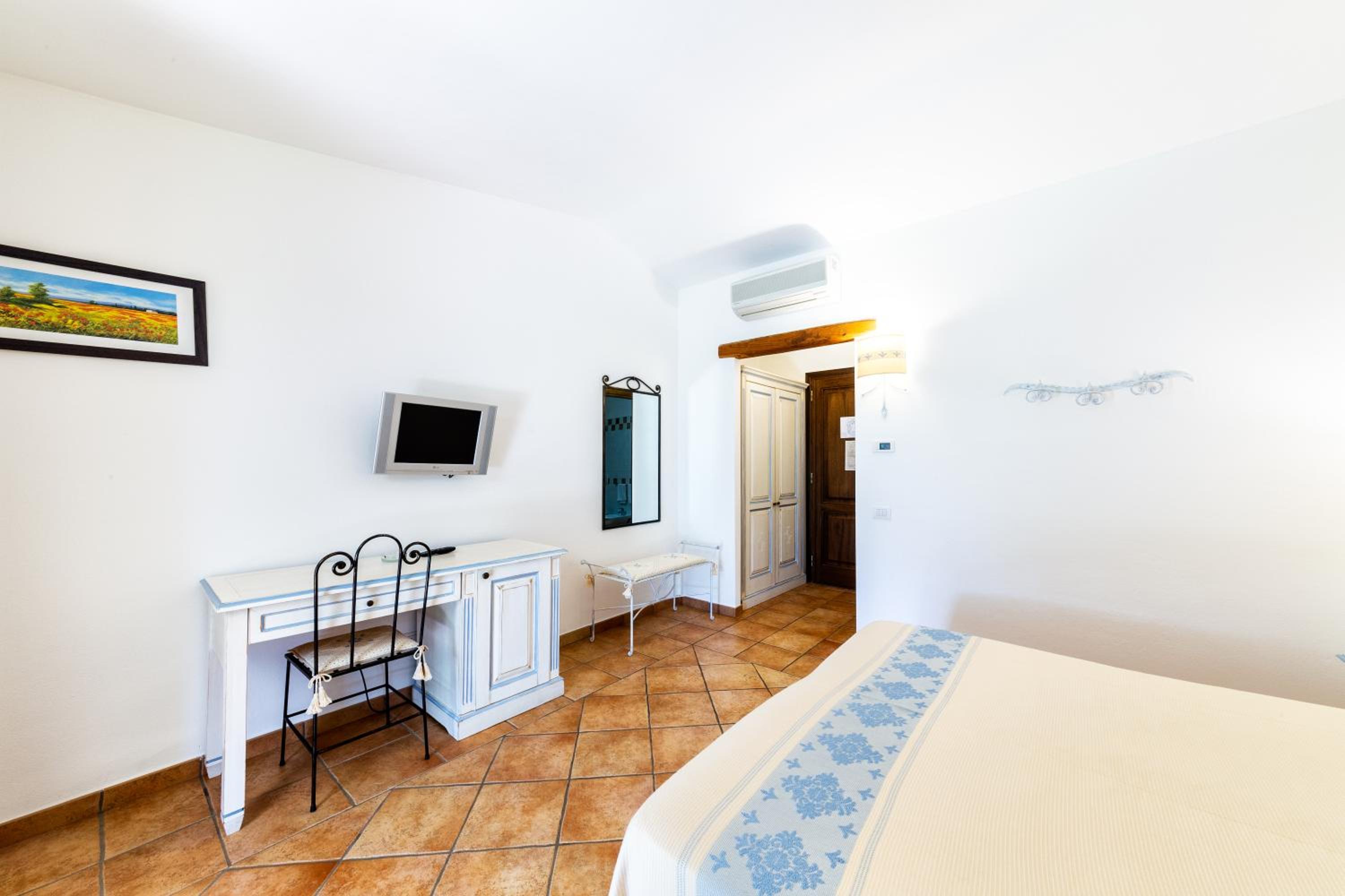 Double or Twin Room with Garden View - Photo 1