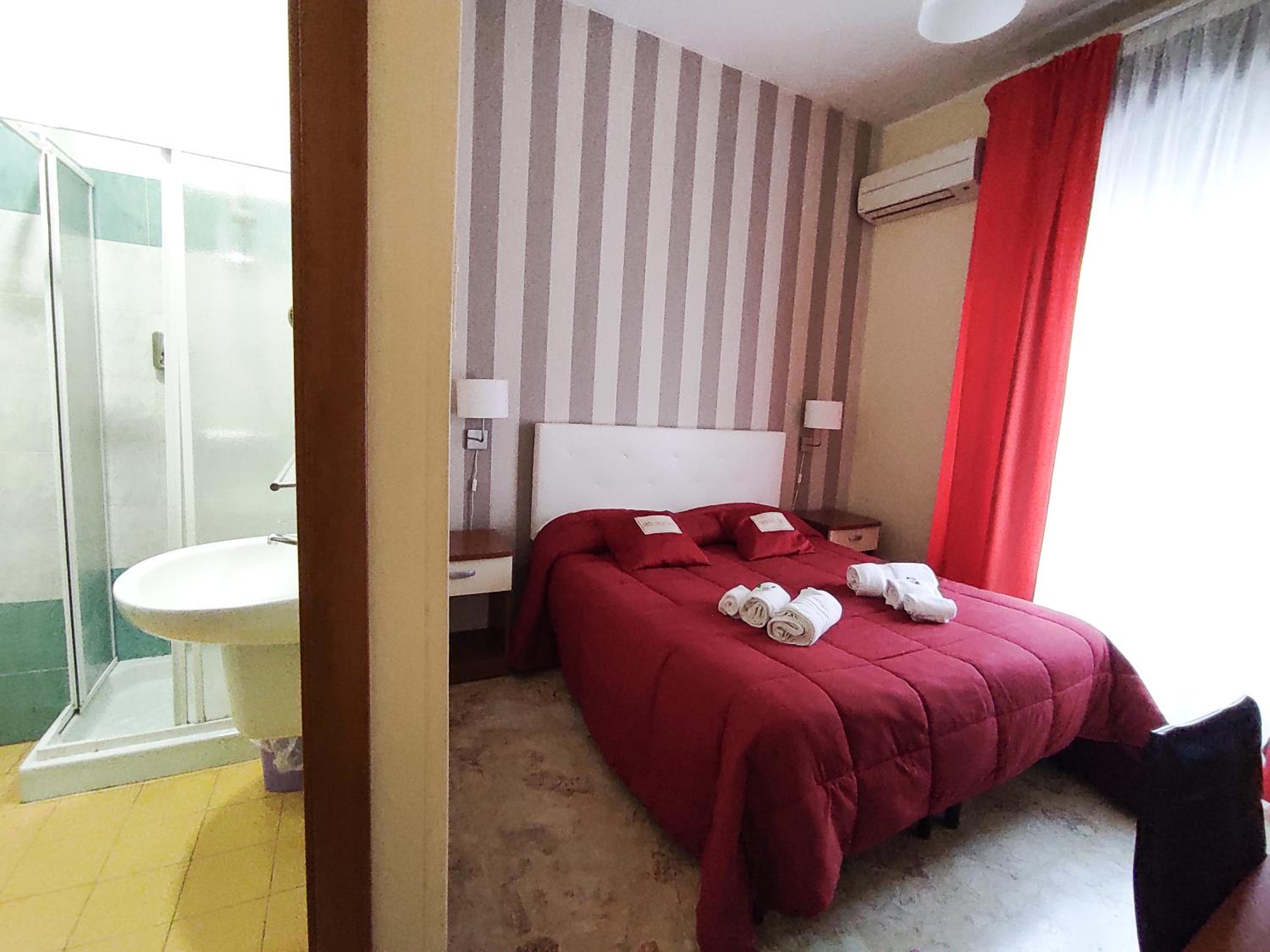Economy Double Room photo 1