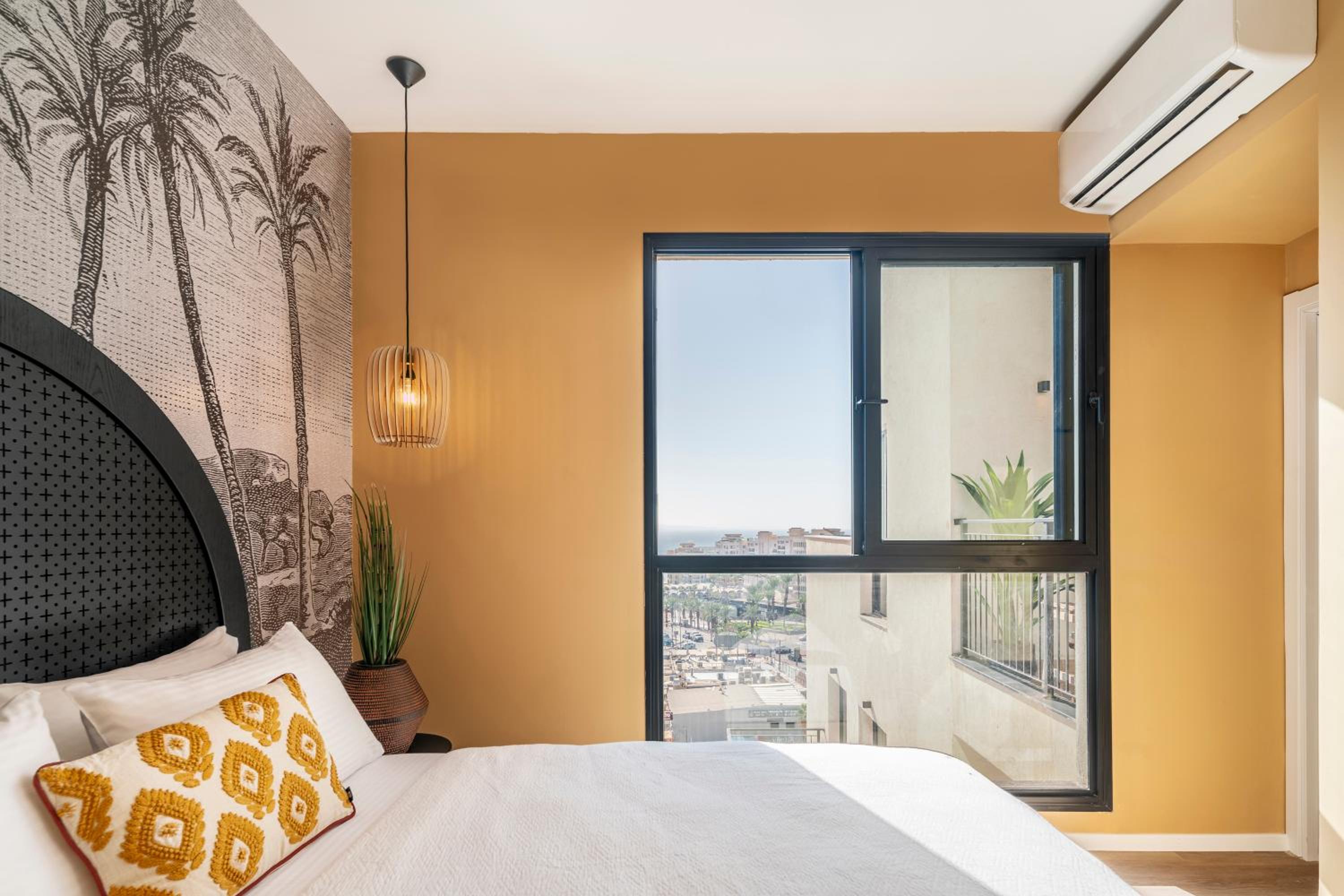 One-Bedroom Penthouse Apartment