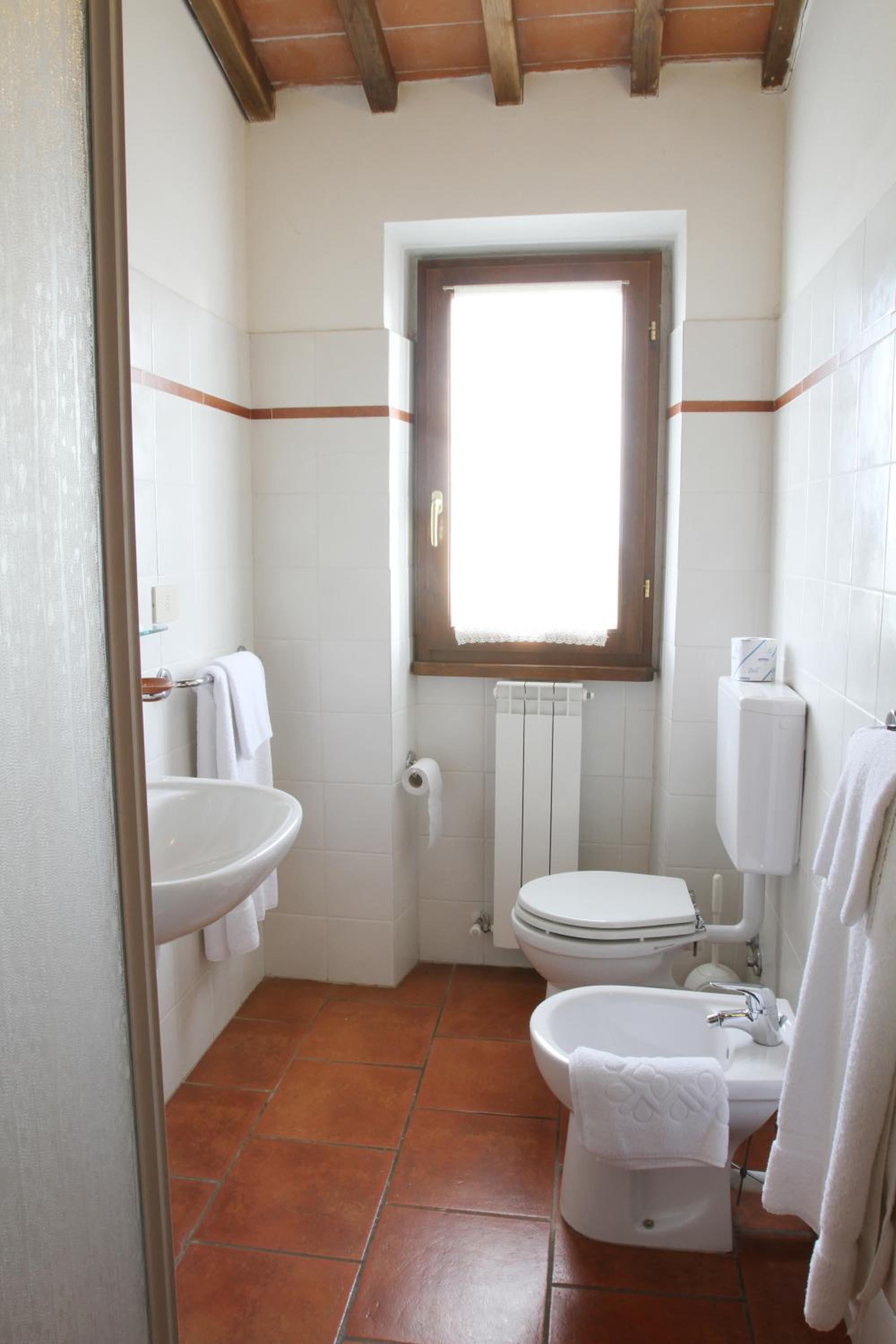 Double or Twin Room - Photo 2