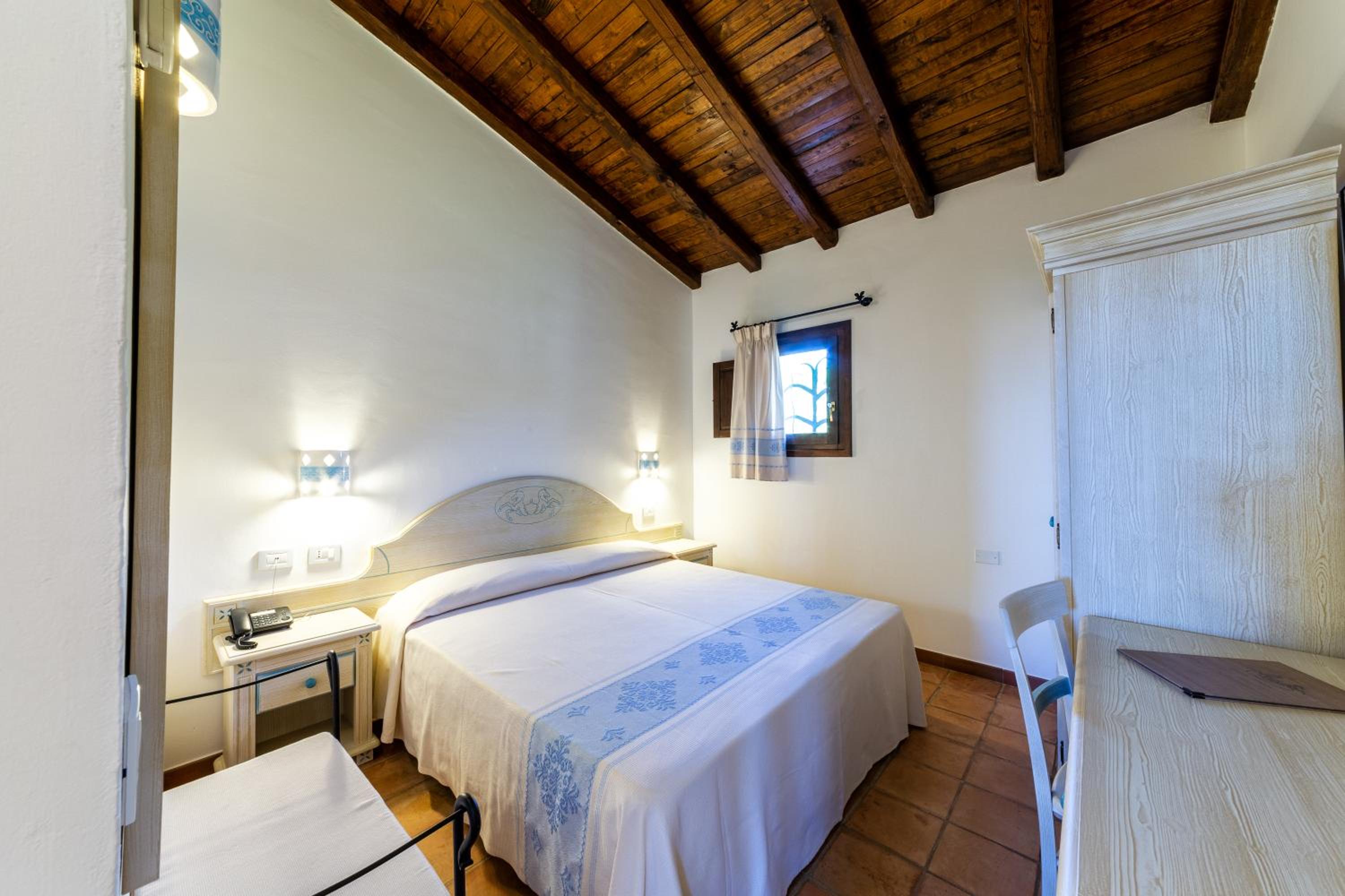 Three-Bedroom Suite with Swimming Pool photo 2
